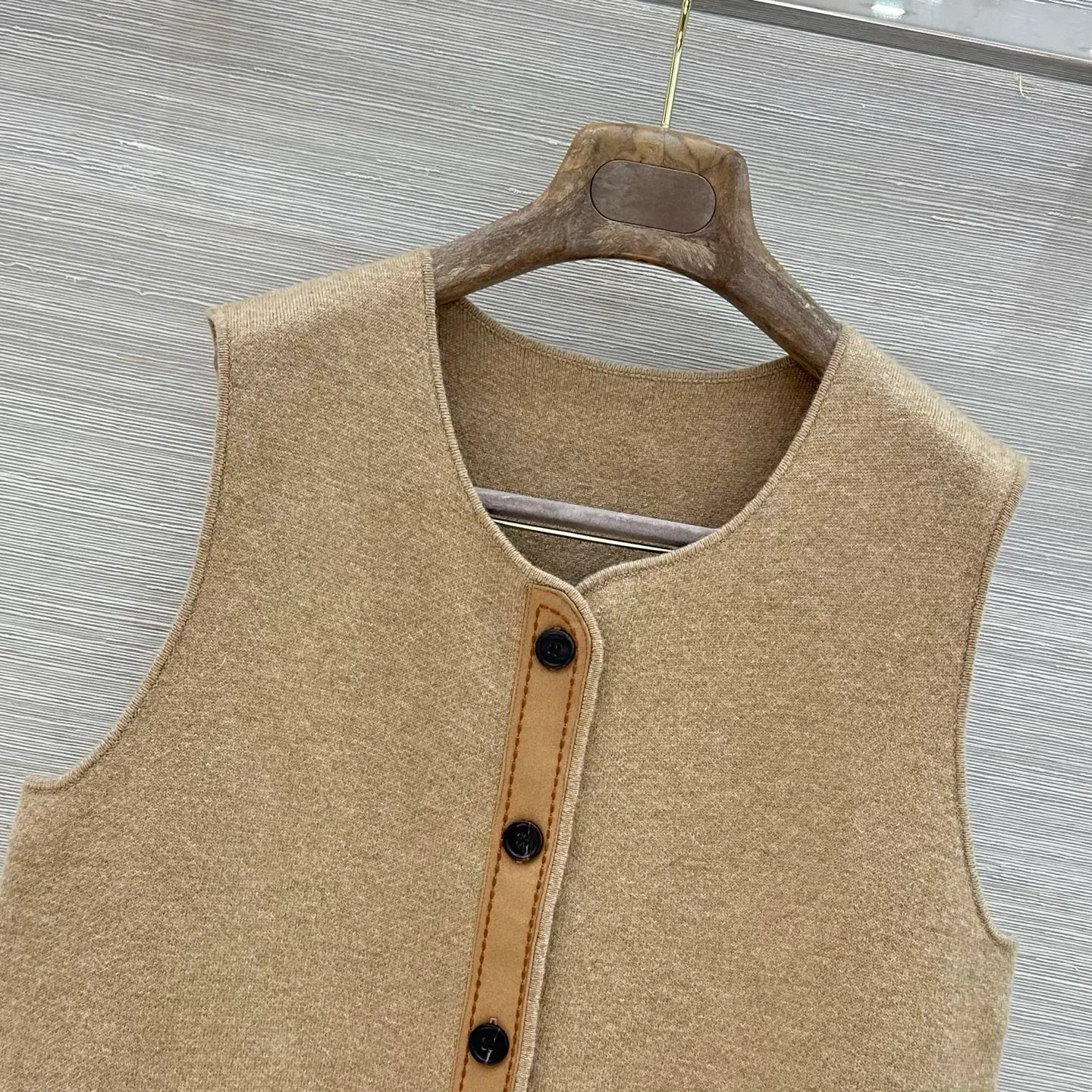 Жилеты Женские Loro Piana 18250124
