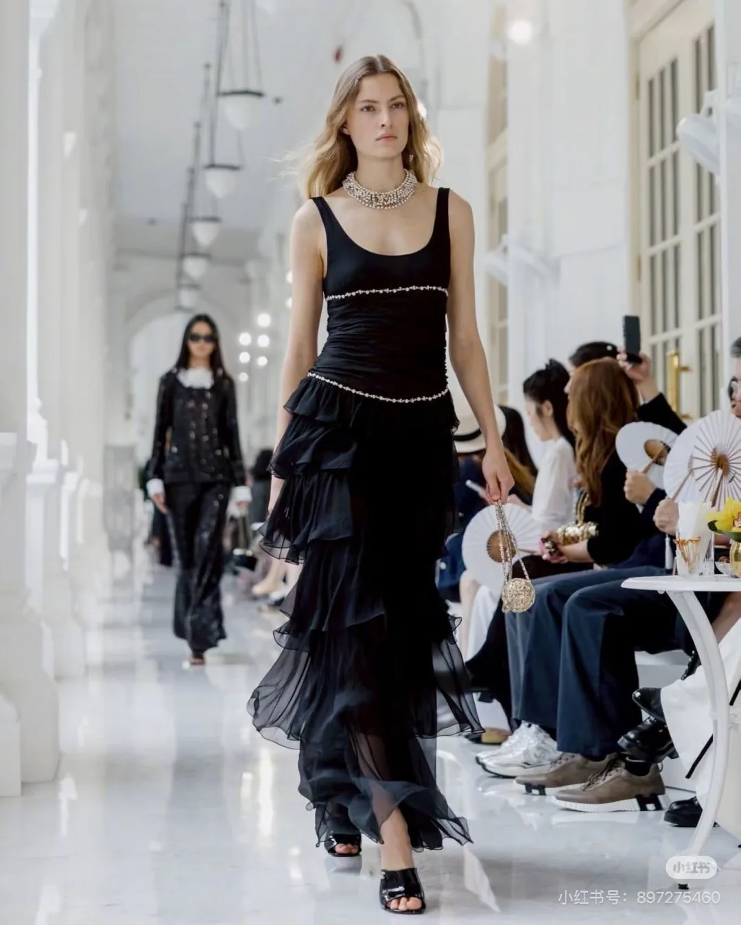 Платья Женские Chanel 16936464