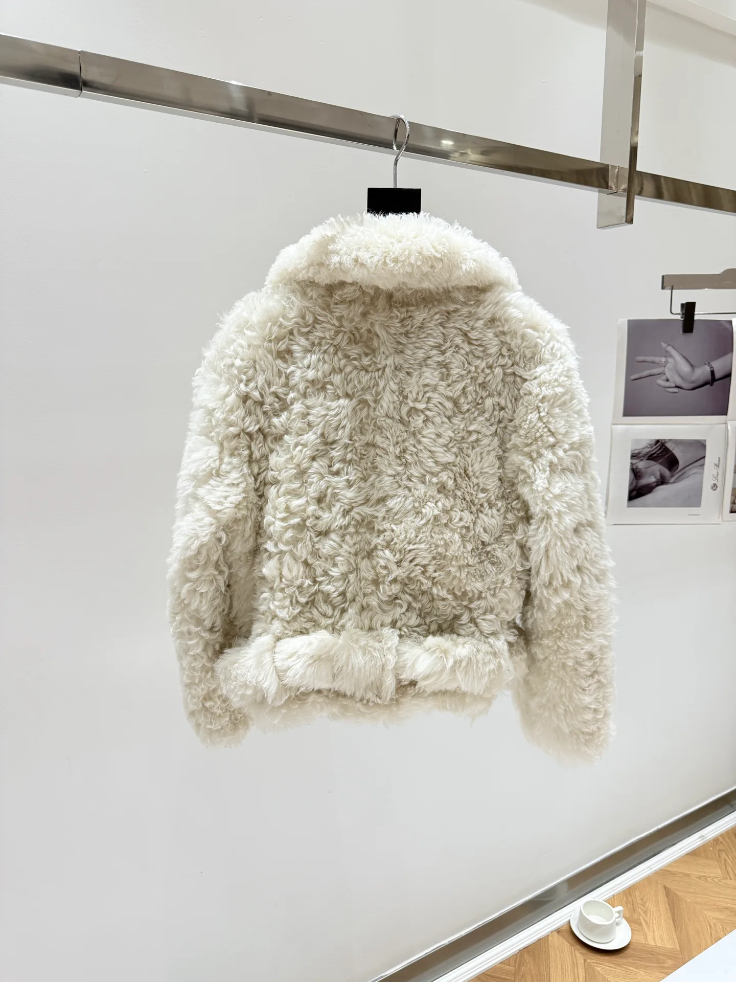 Куртки И Пуховики Женские Chanel 20140411