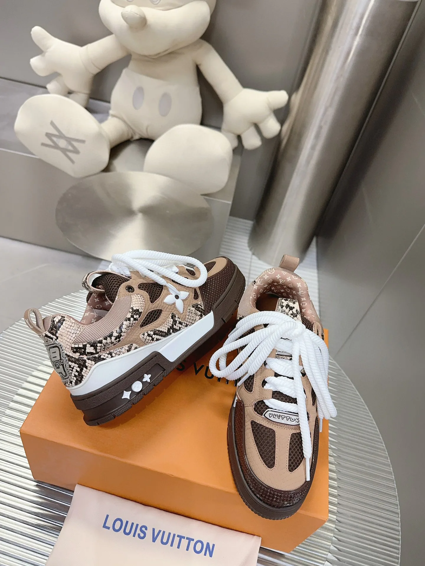 Кроссовки Женские Louis Vuitton 11250518