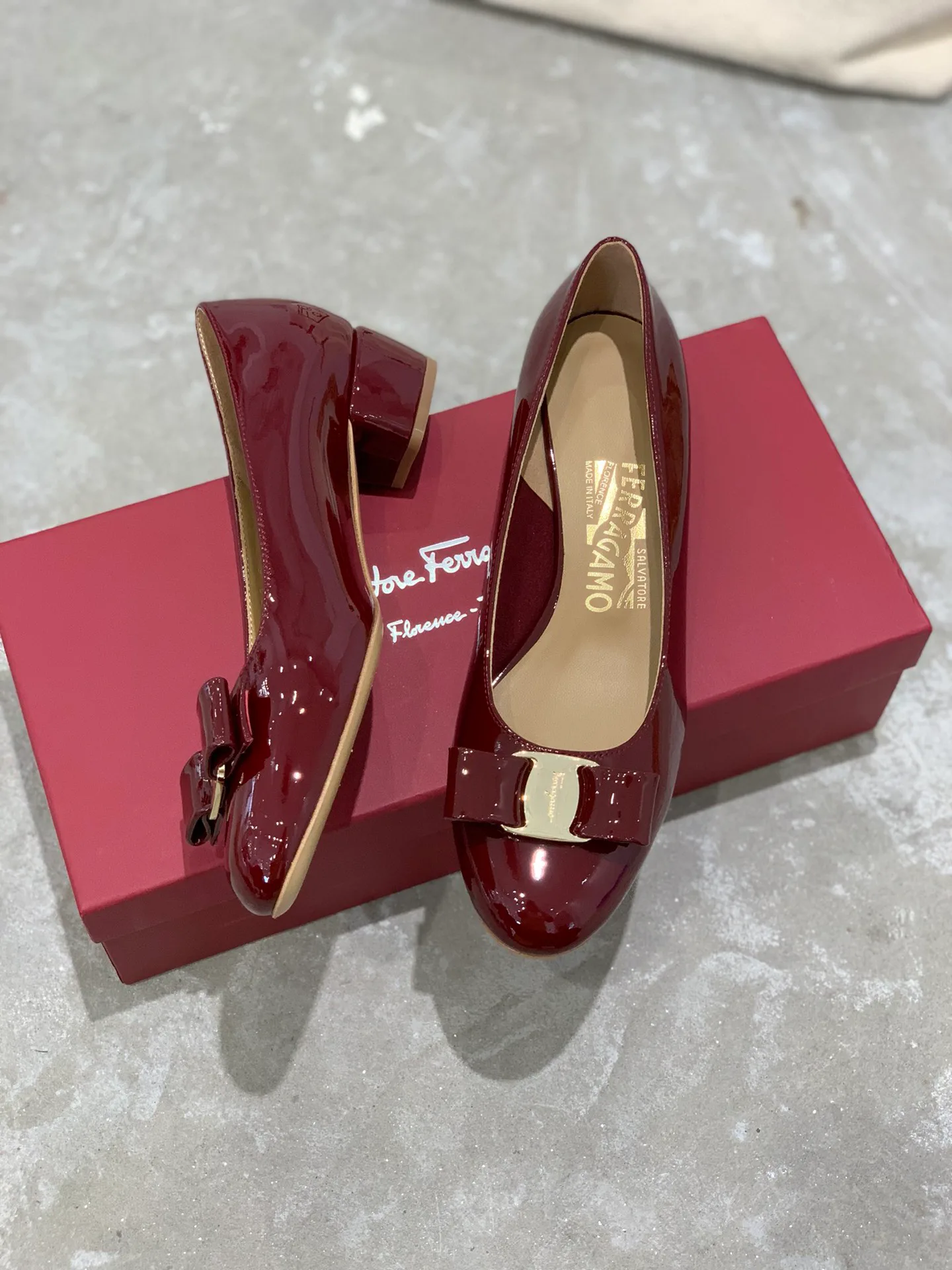 Туфли Женские Salvatore Ferragamo 18340705