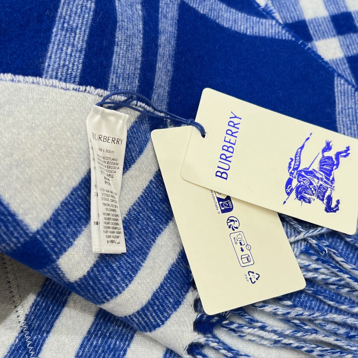 Шарфы Burberry 17945519