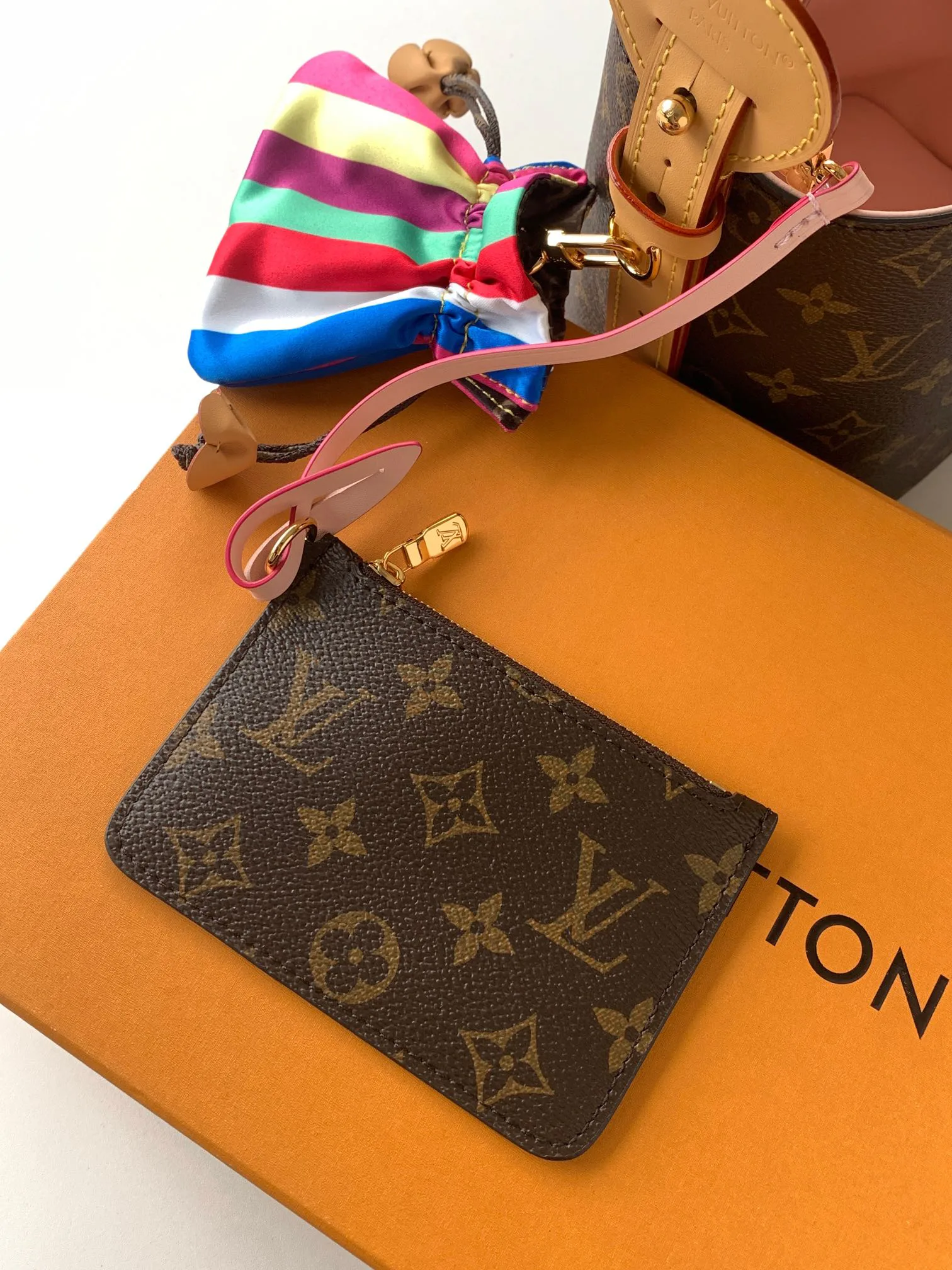 Классические Сумки Женские Louis Vuitton 6625463