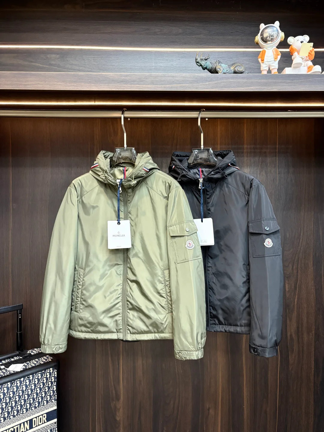 Куртки И Пуховики Женские Moncler 18157299