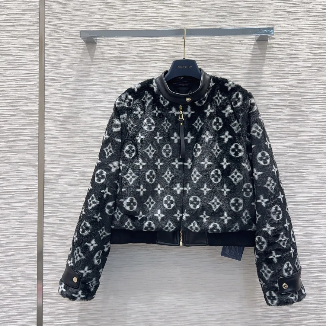 Куртки И Пуховики Женские Louis Vuitton 18623871