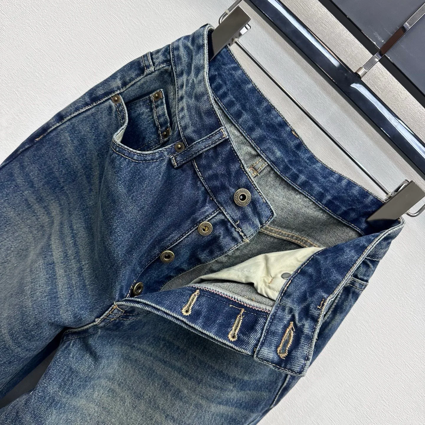 Джинсы Женские Miu Miu 18432126