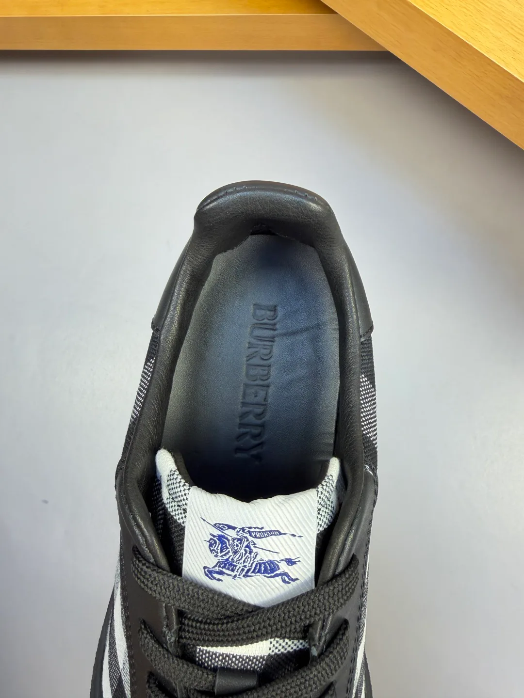 Кроссовки Мужские Burberry 19002557