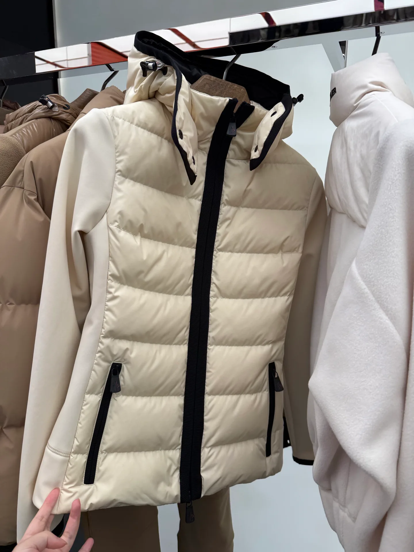 Куртки И Пуховики Женские Moncler 18692507