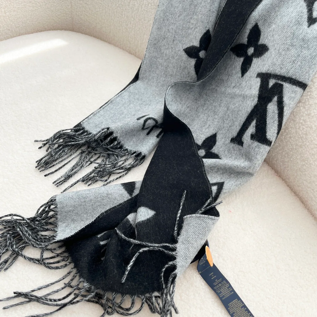 Шарфы Louis Vuitton 1853