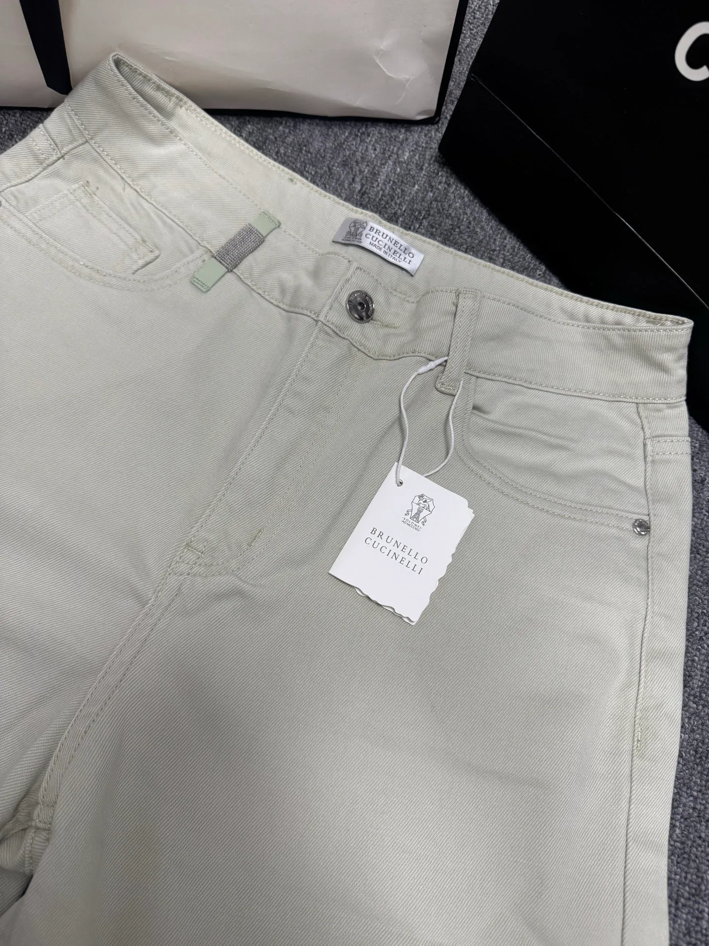 Шорты Женские Brunello Cucinelli 18174650