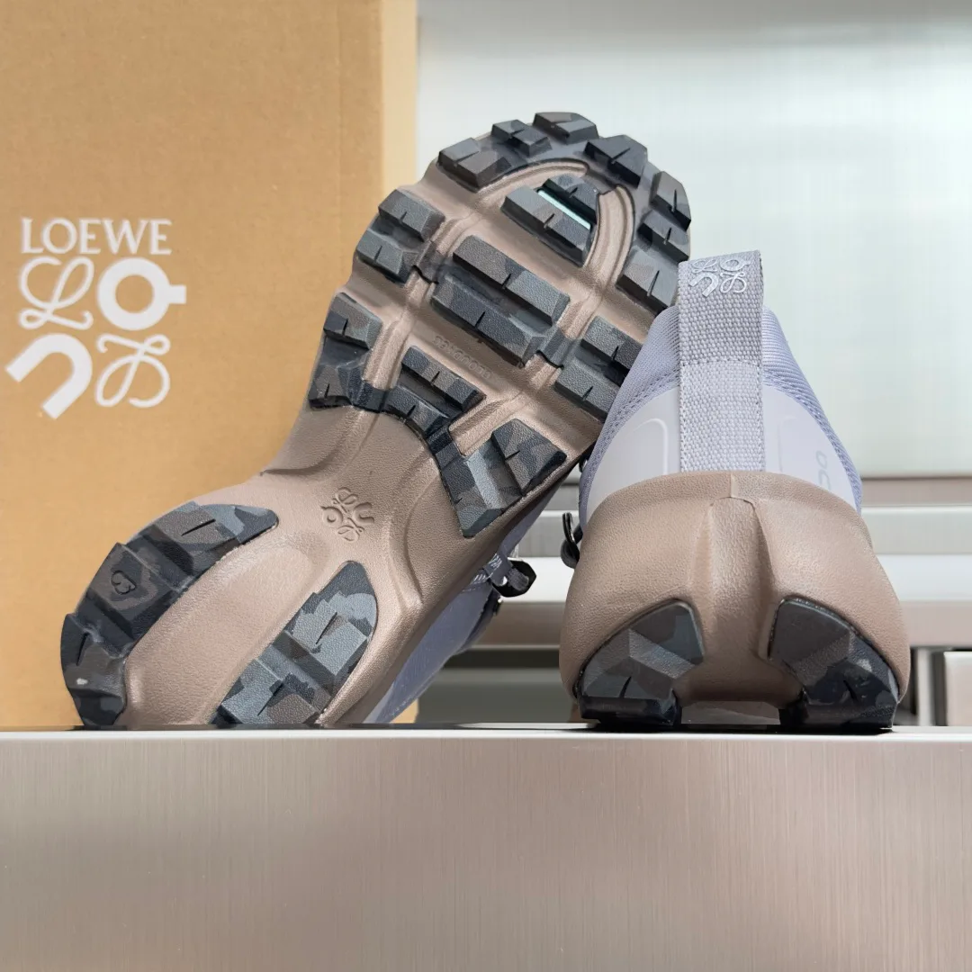 Кроссовки Женские Loewe 18339174