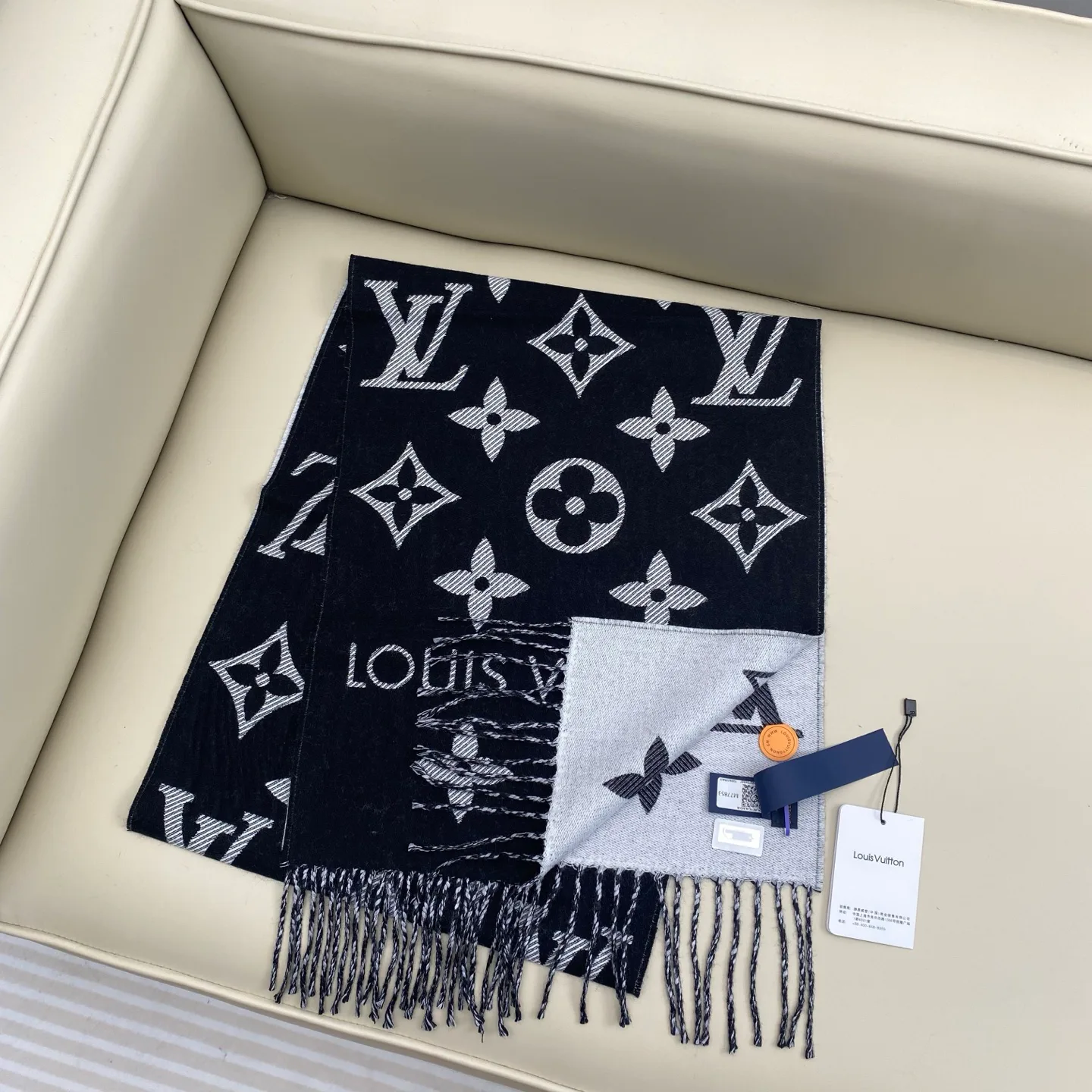 Шарфы Louis Vuitton 563342