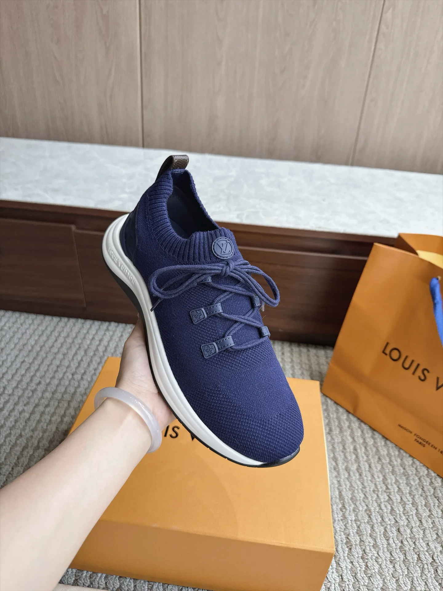 Кроссовки Женские Louis Vuitton 18333248