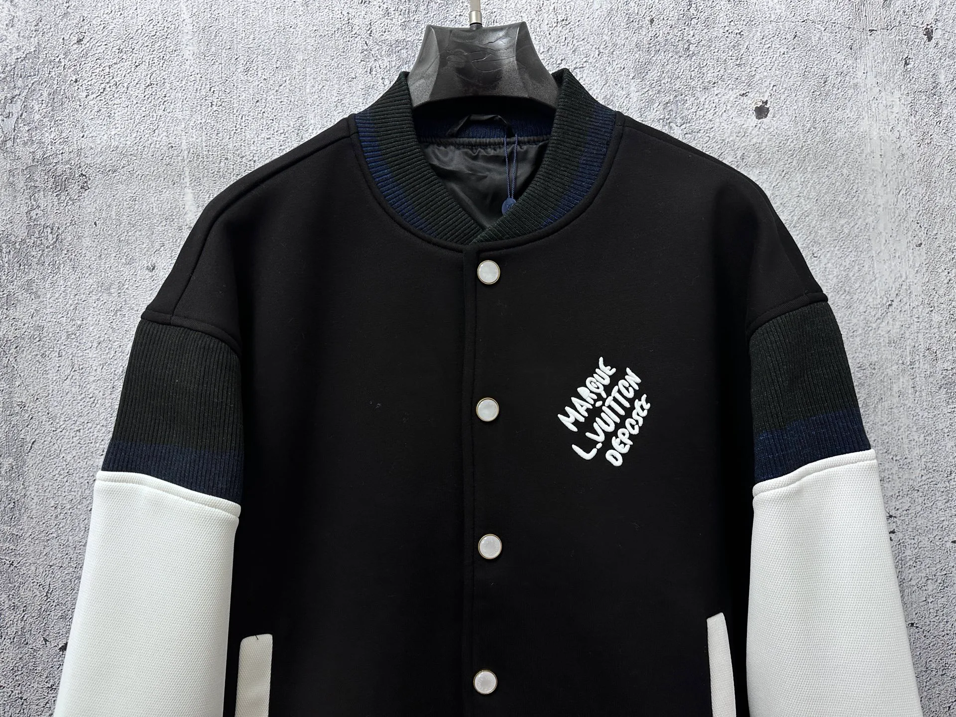 Куртки И Пуховики Женские Louis Vuitton 249382