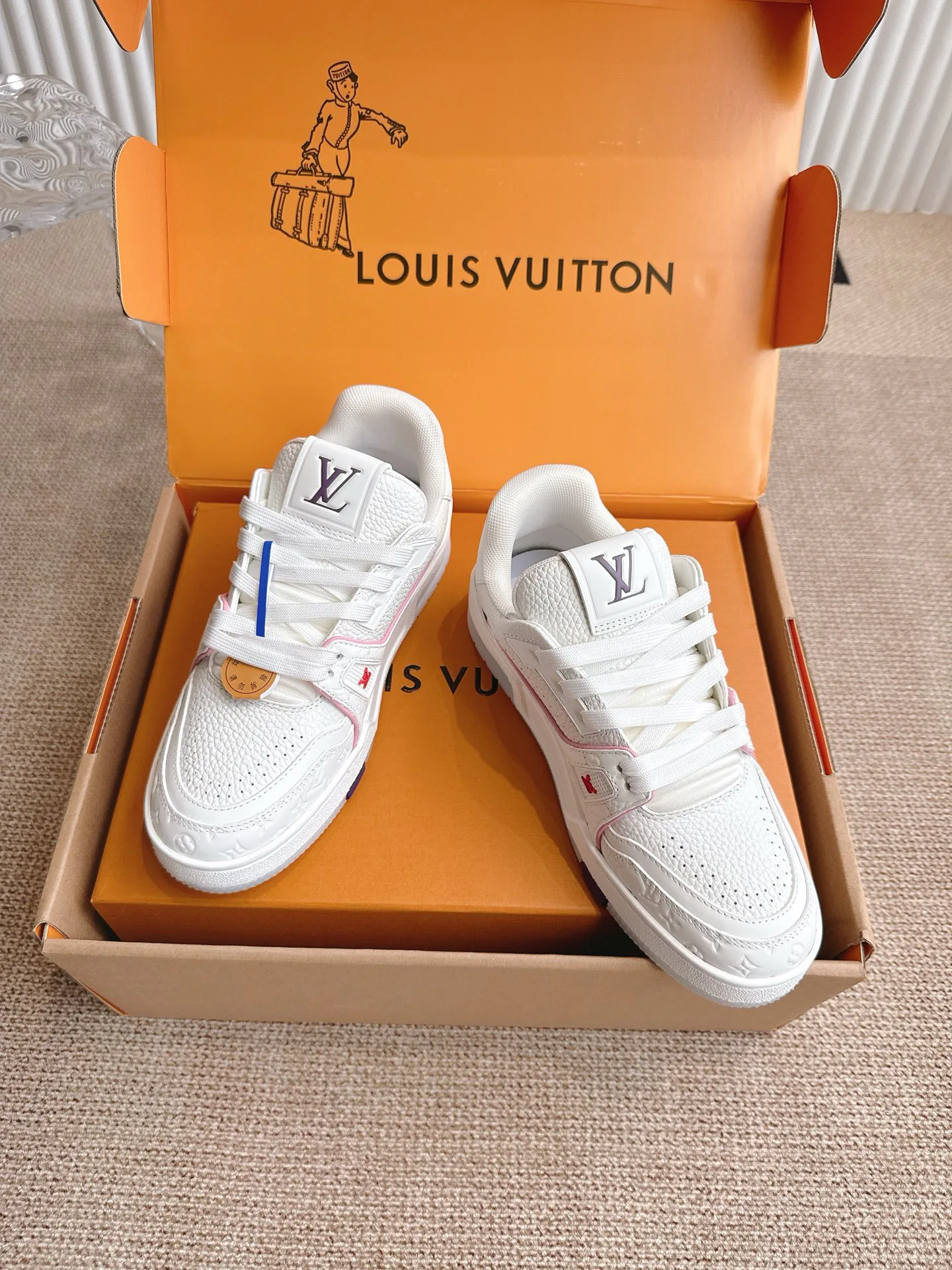 Кроссовки Женские Louis Vuitton 18324754