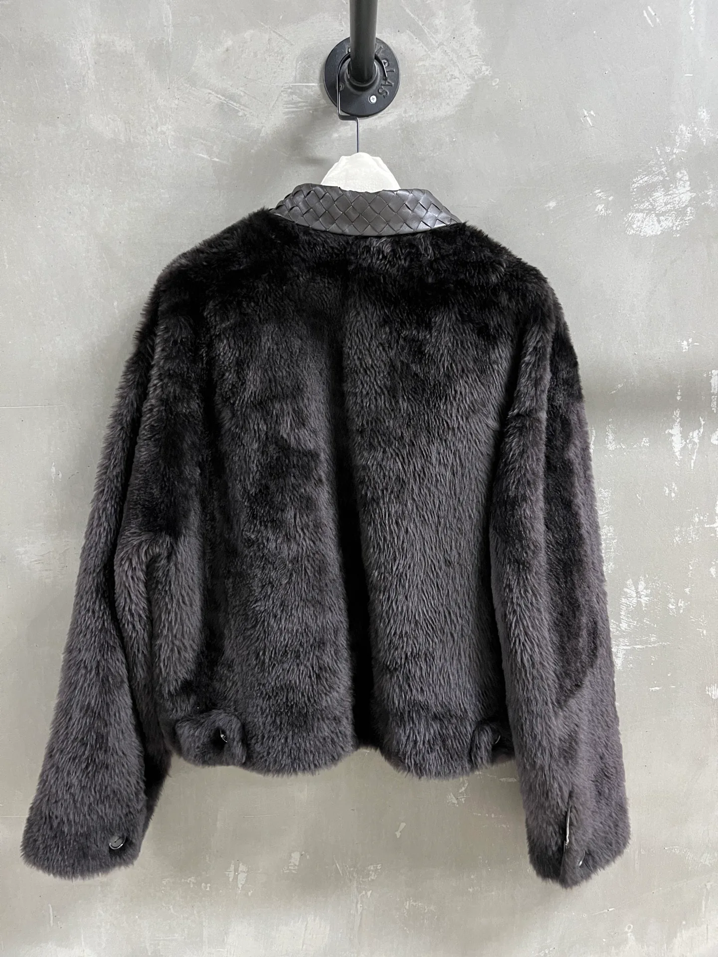 Кожаные Куртки И Дублёнки Женские Bottega Veneta 18770085