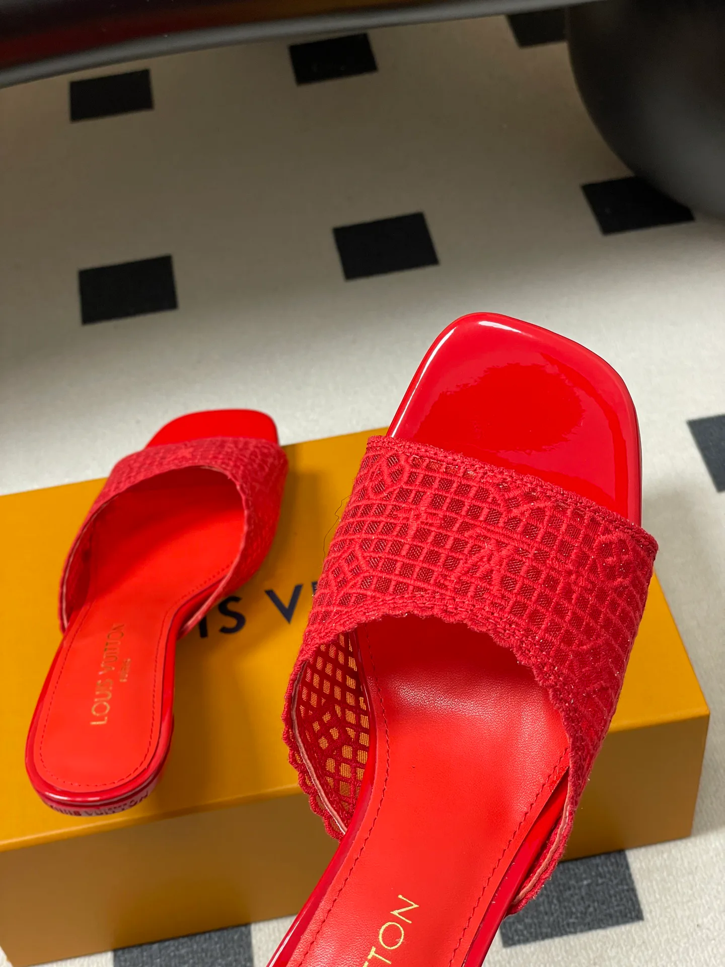 Босоножки Женские Louis Vuitton 13343909