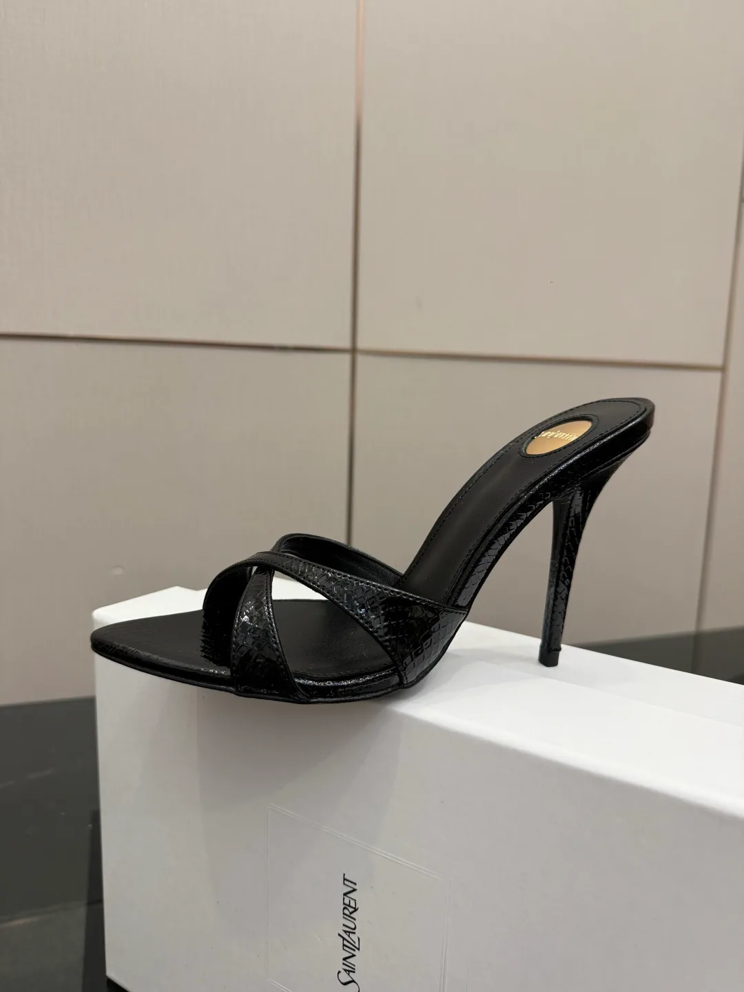 Босоножки Женские Saint Laurent 11409912