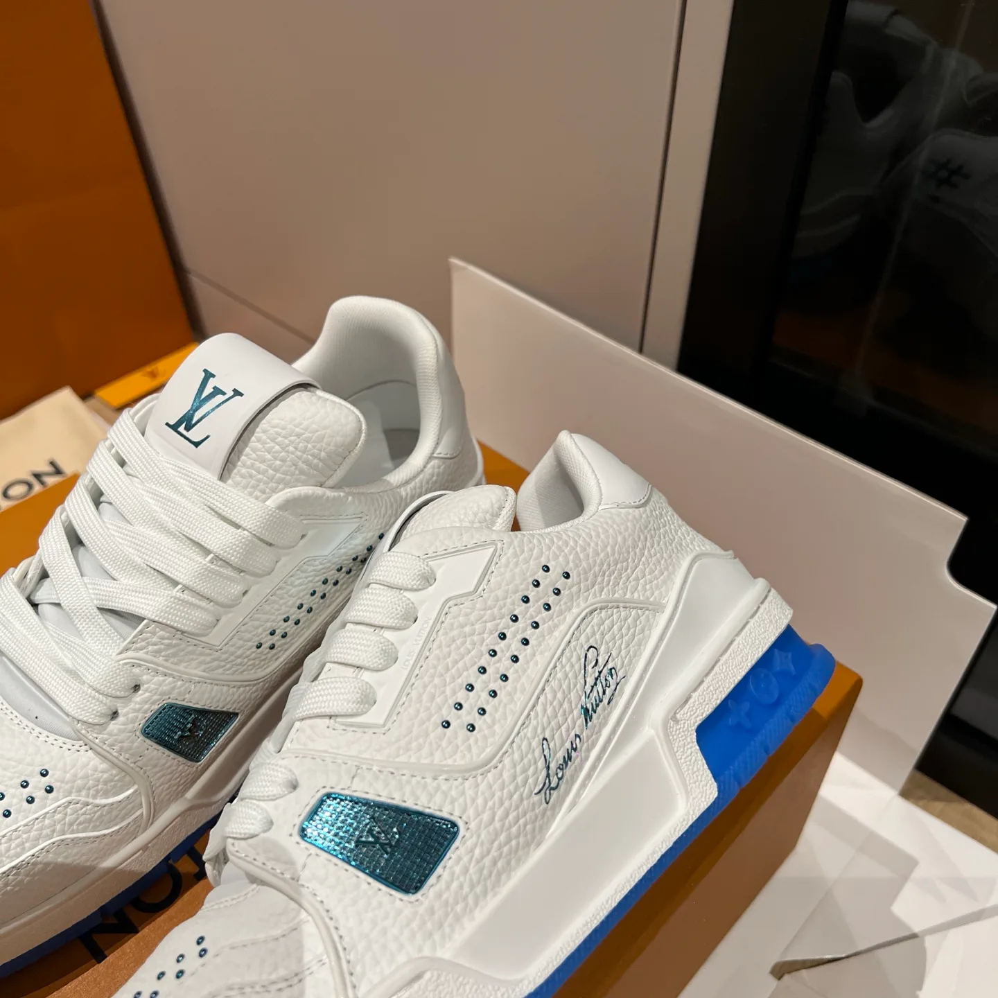 Кроссовки Женские Louis Vuitton 357834