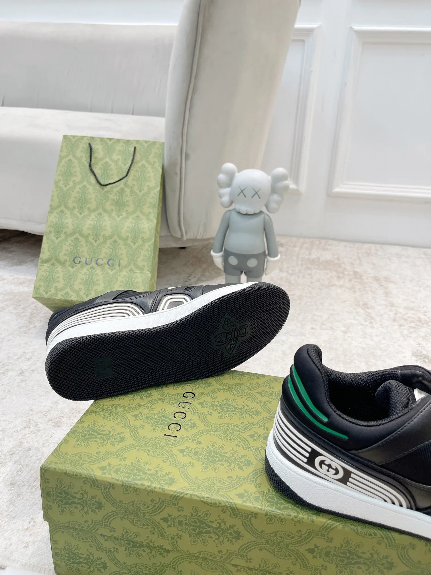 Кроссовки Женские Gucci 945088