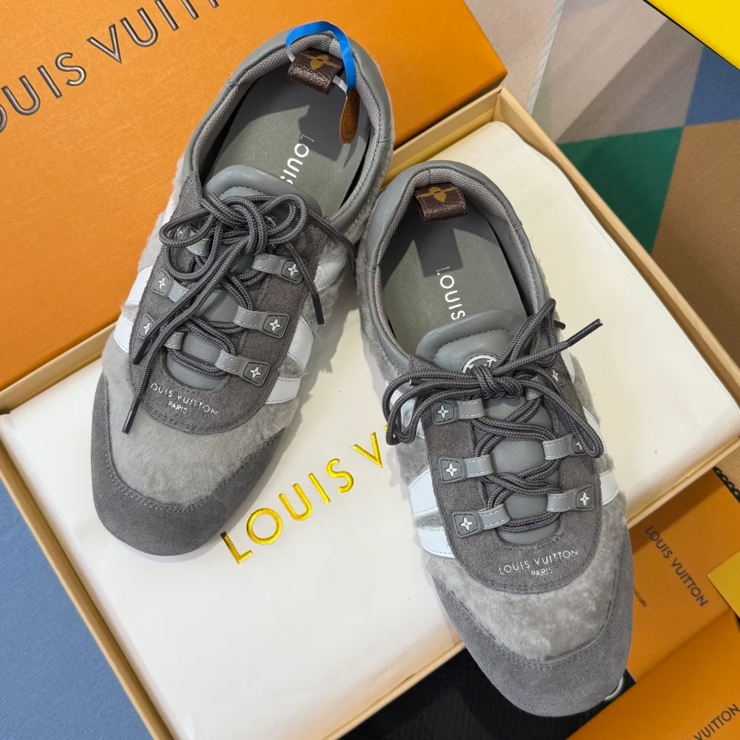 Кроссовки Женские Louis Vuitton 4304559