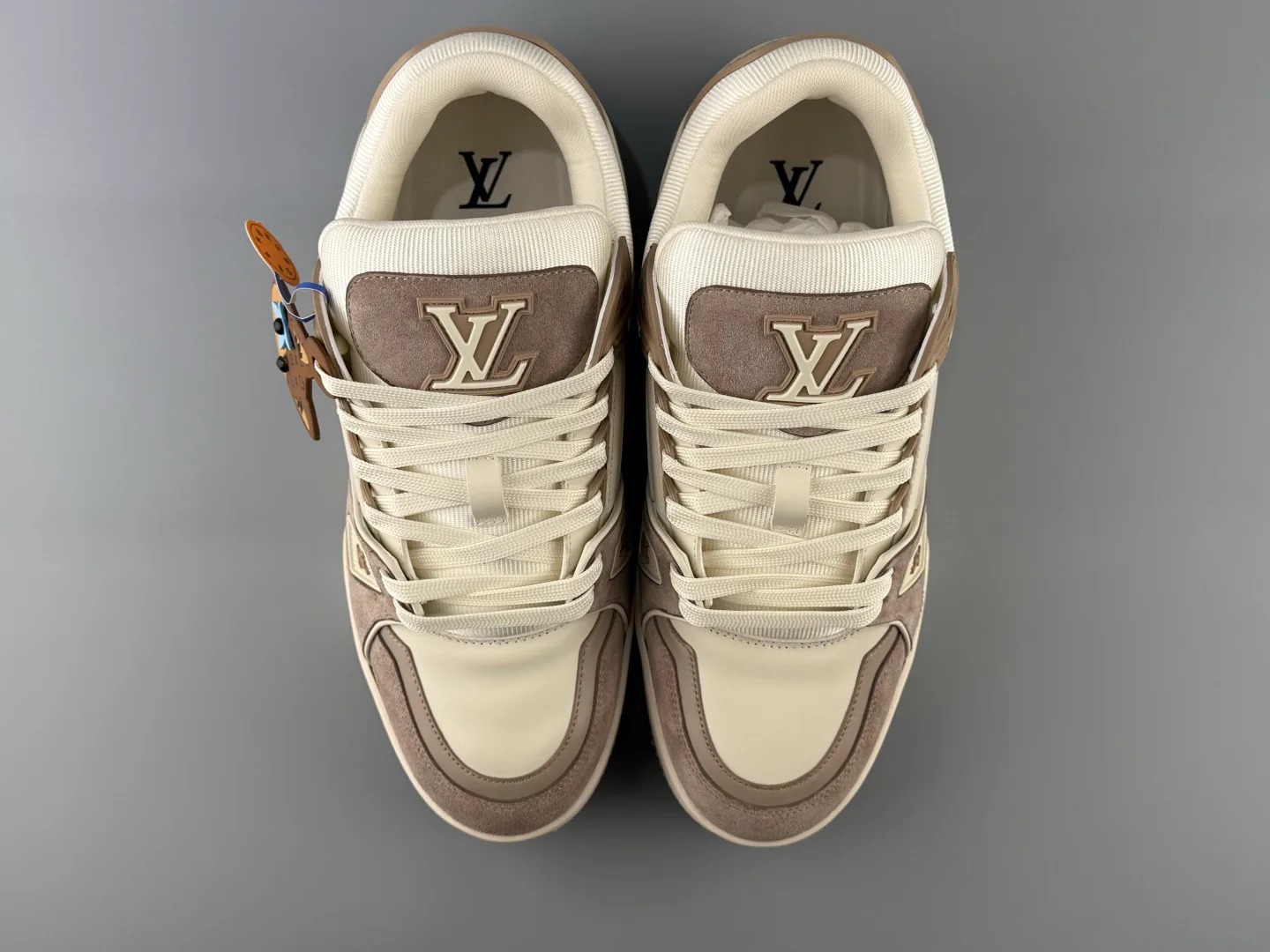 Кроссовки Женские Louis Vuitton 17918699