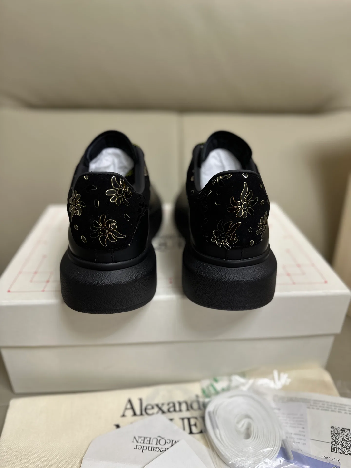 Кроссовки Женские Alexander Mcqueen 18616712
