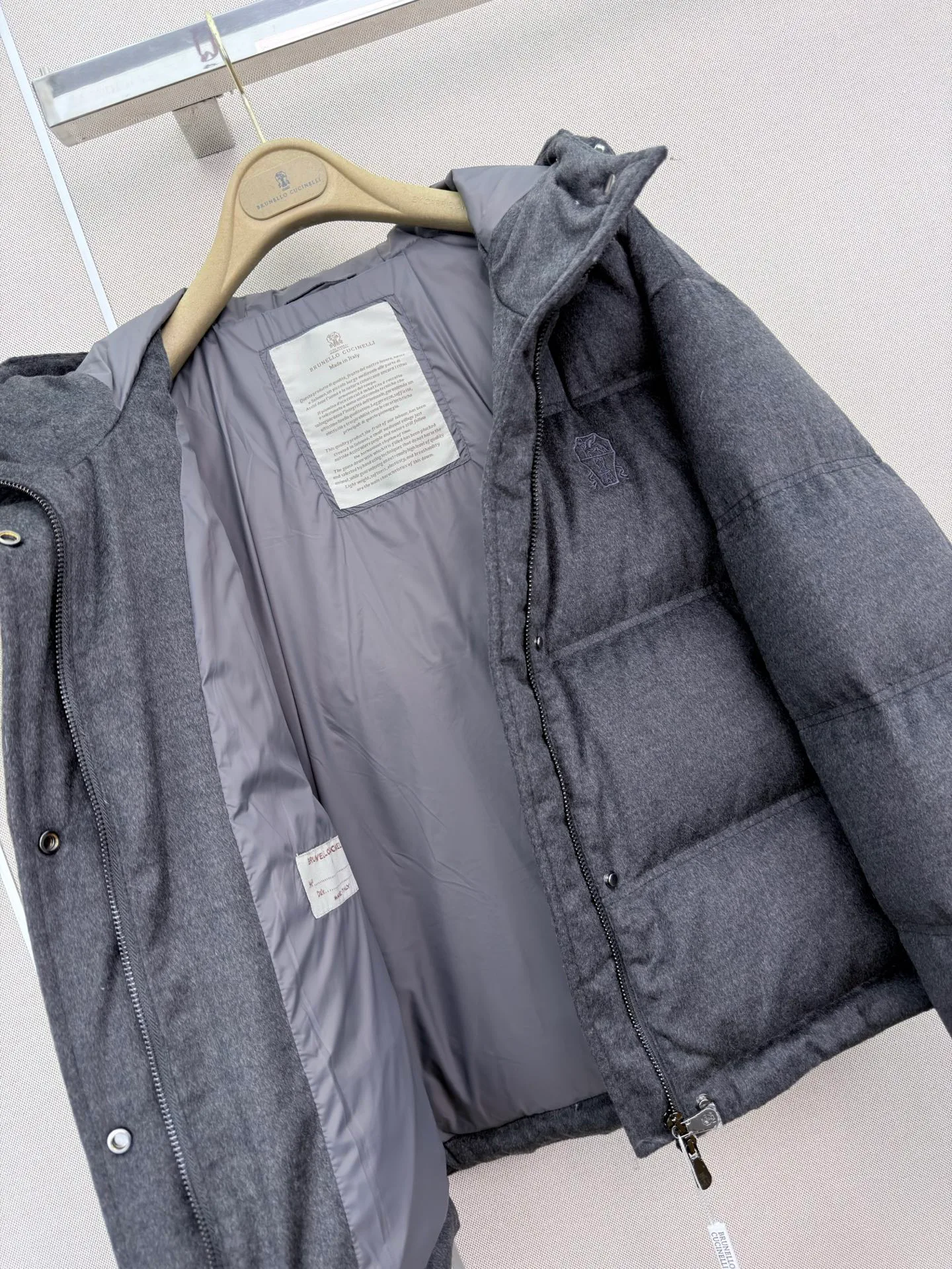 Куртки И Пуховики Женские Brunello Cucinelli 18407987