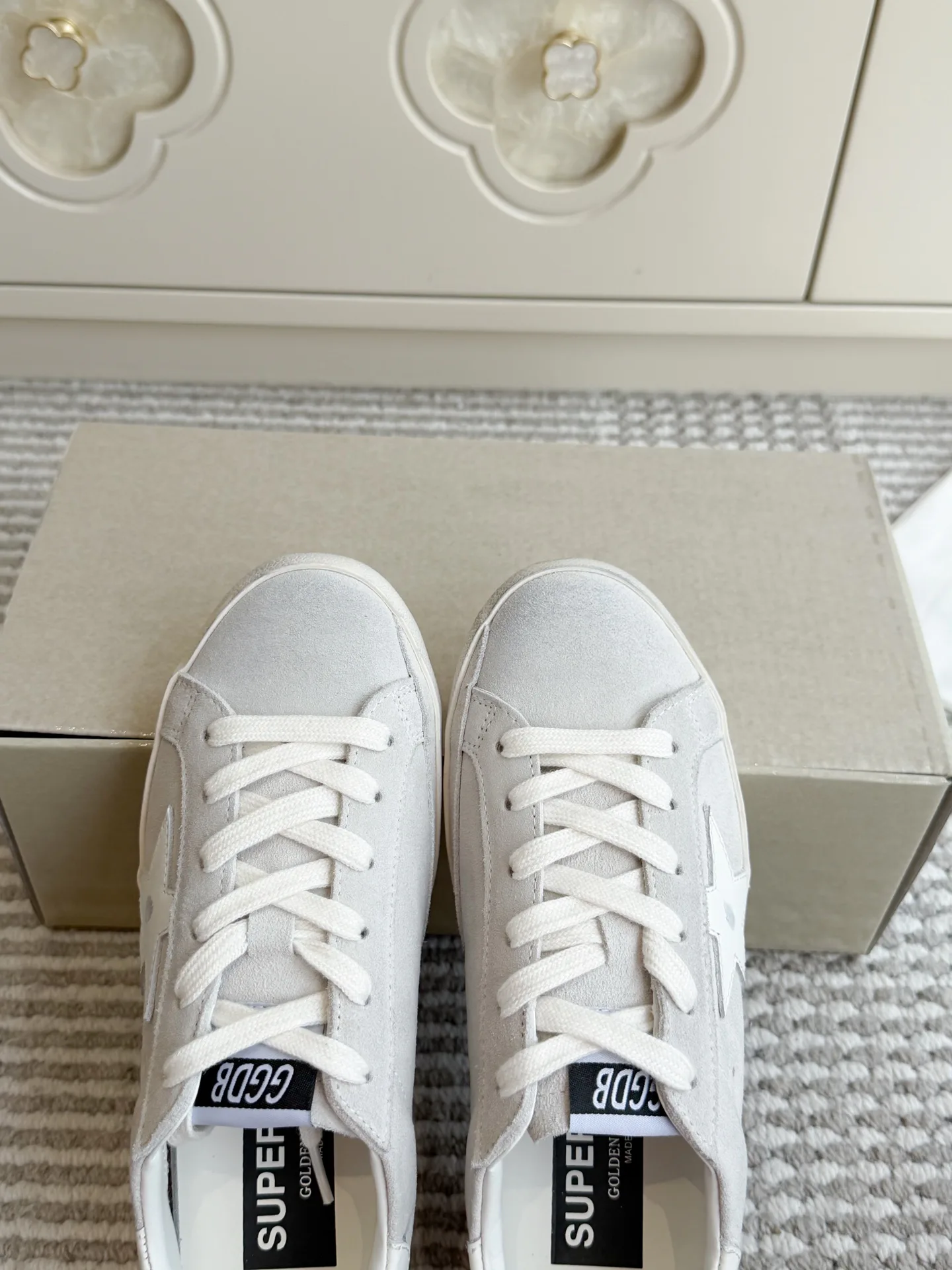 Кроссовки Женские Golden Goose 18360498