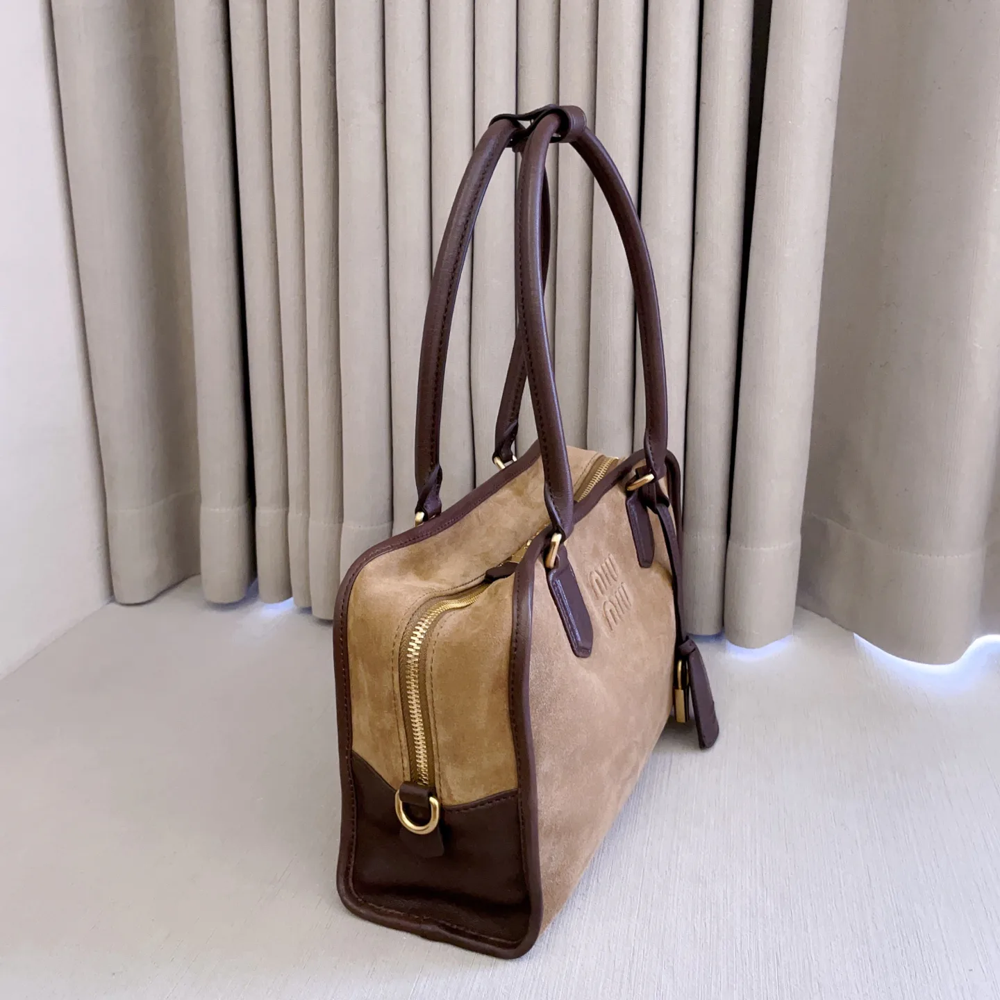Классические Сумки Женские Miu Miu 17799918