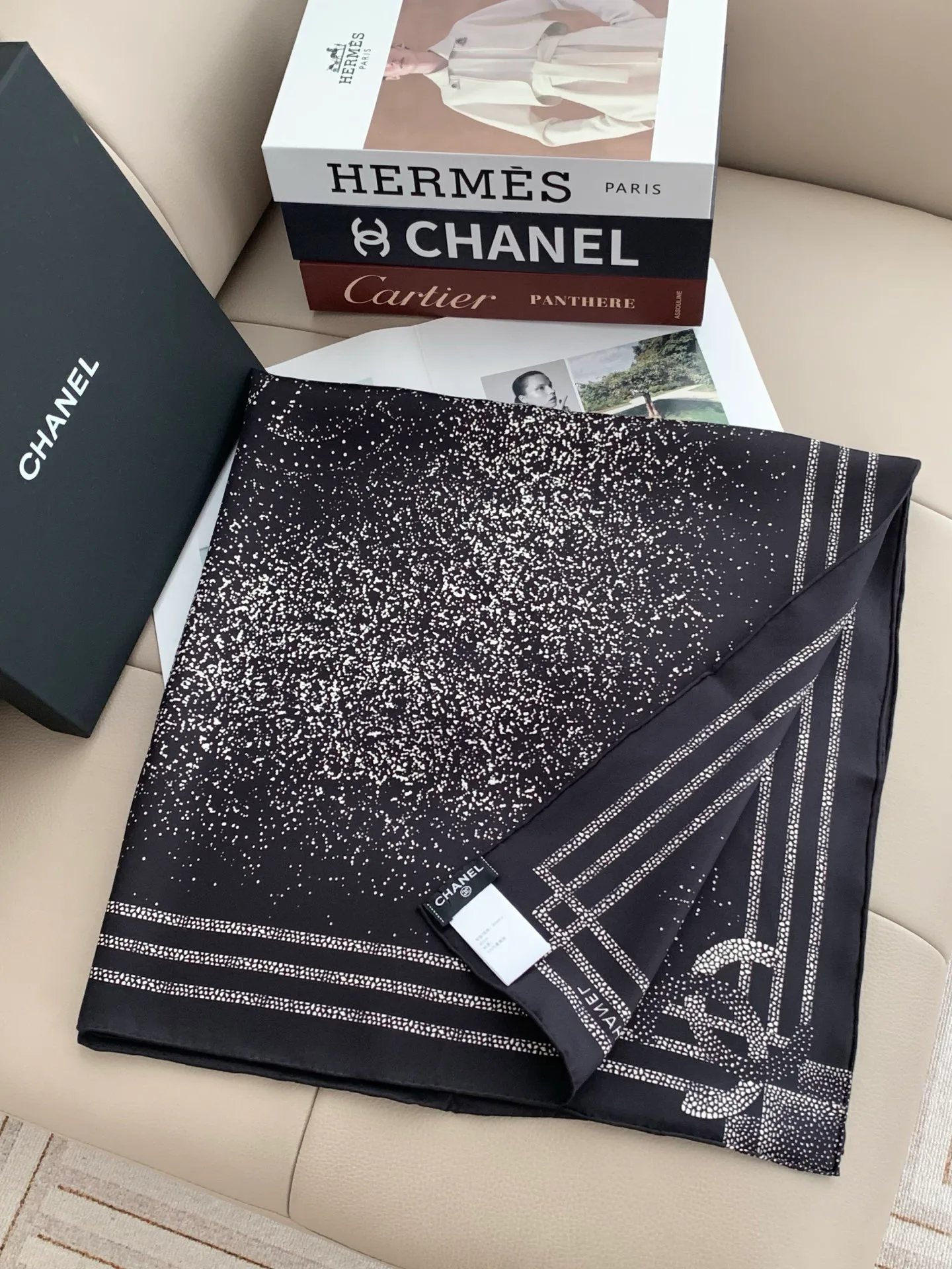 Платки Chanel 18476602