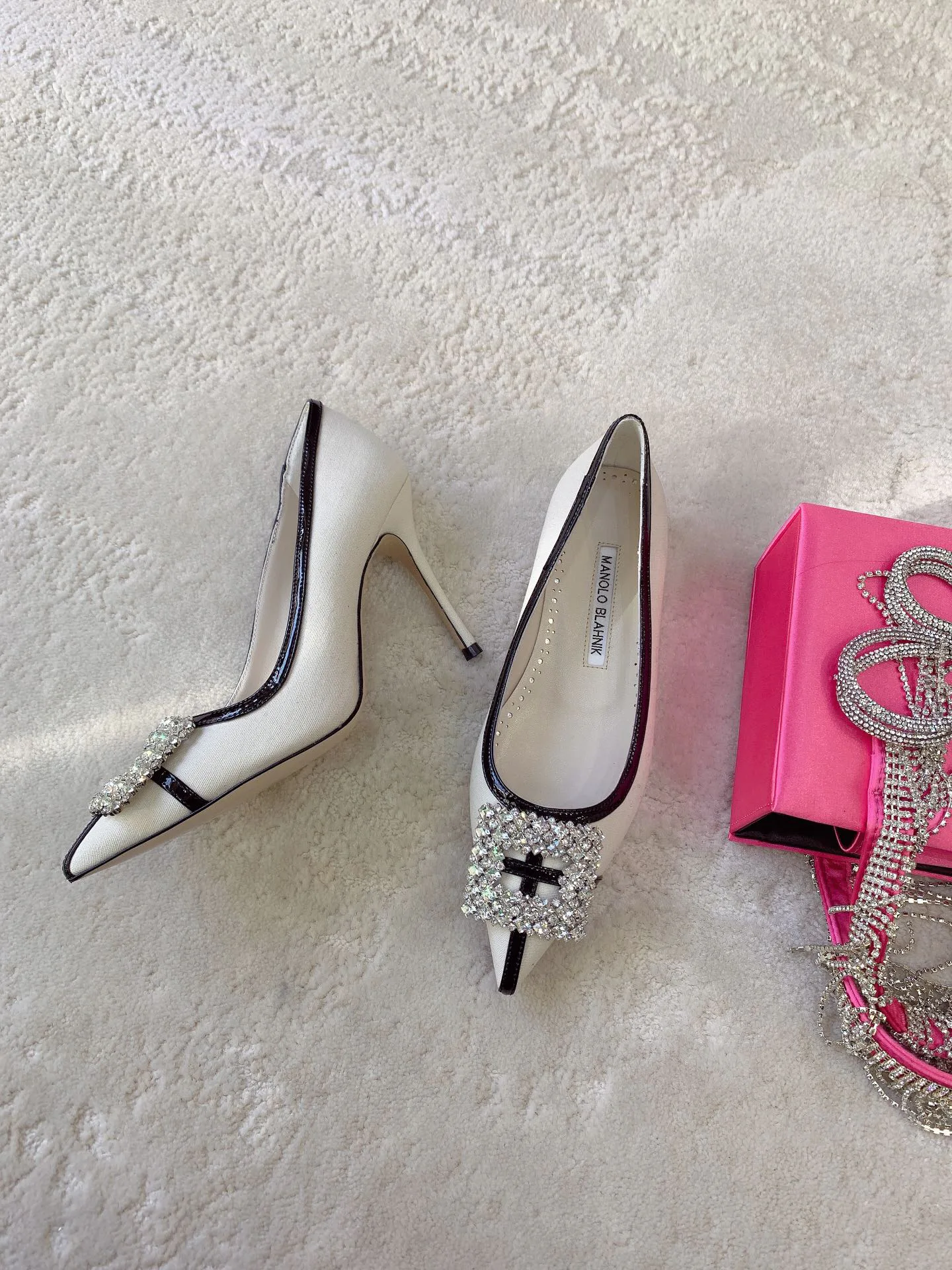 Туфли Женские Manolo Blahnik 18698278