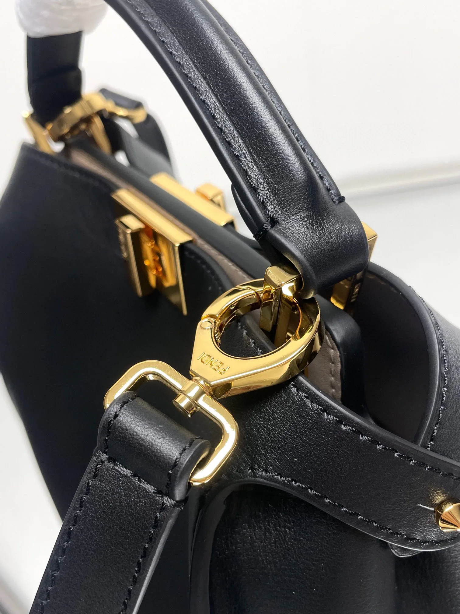 Классические Сумки Женские Fendi 10644803
