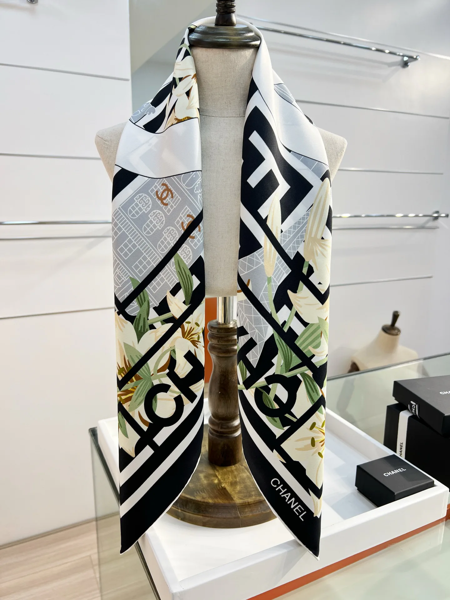 Платки Chanel 1883253