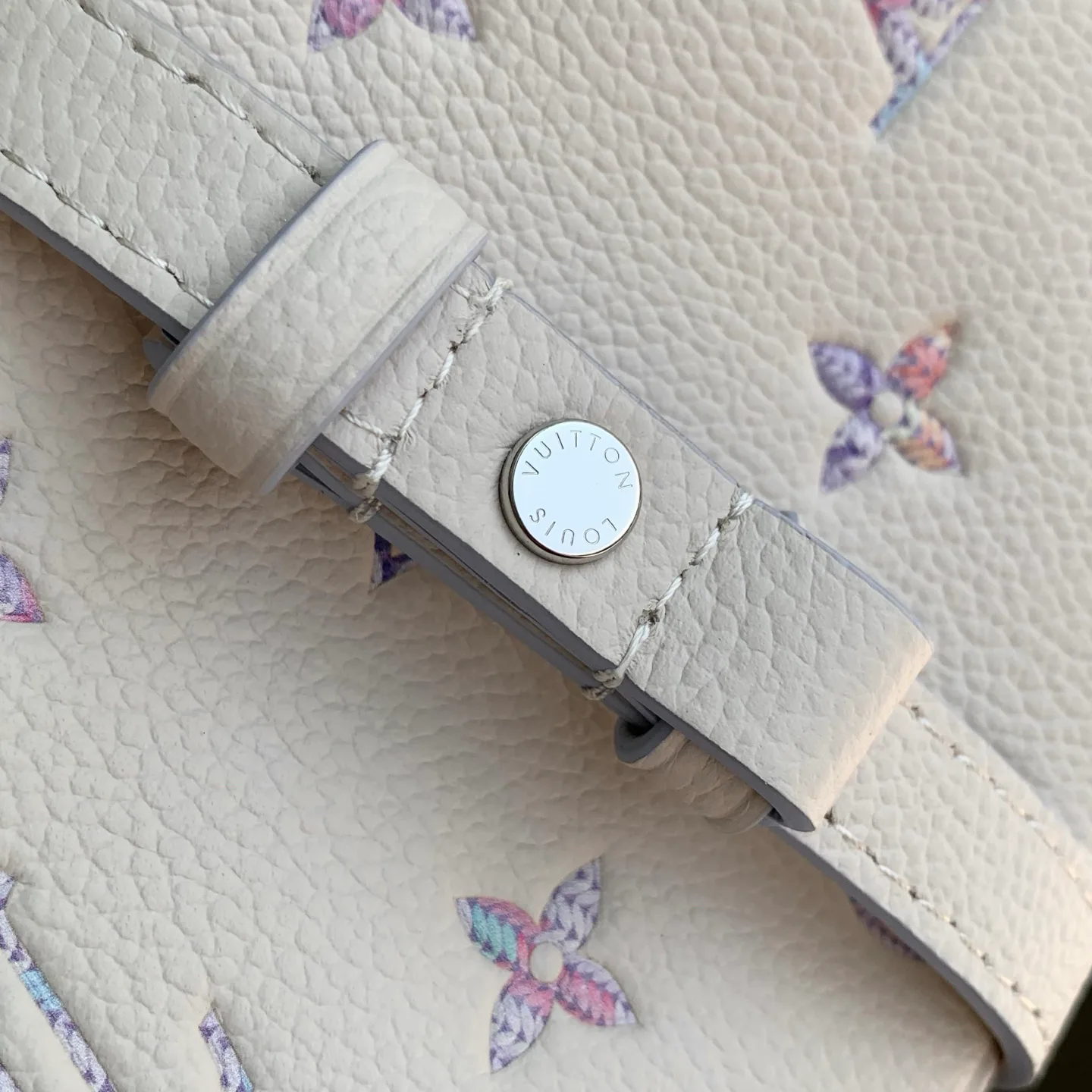 Классические Сумки Женские Louis Vuitton 18147485