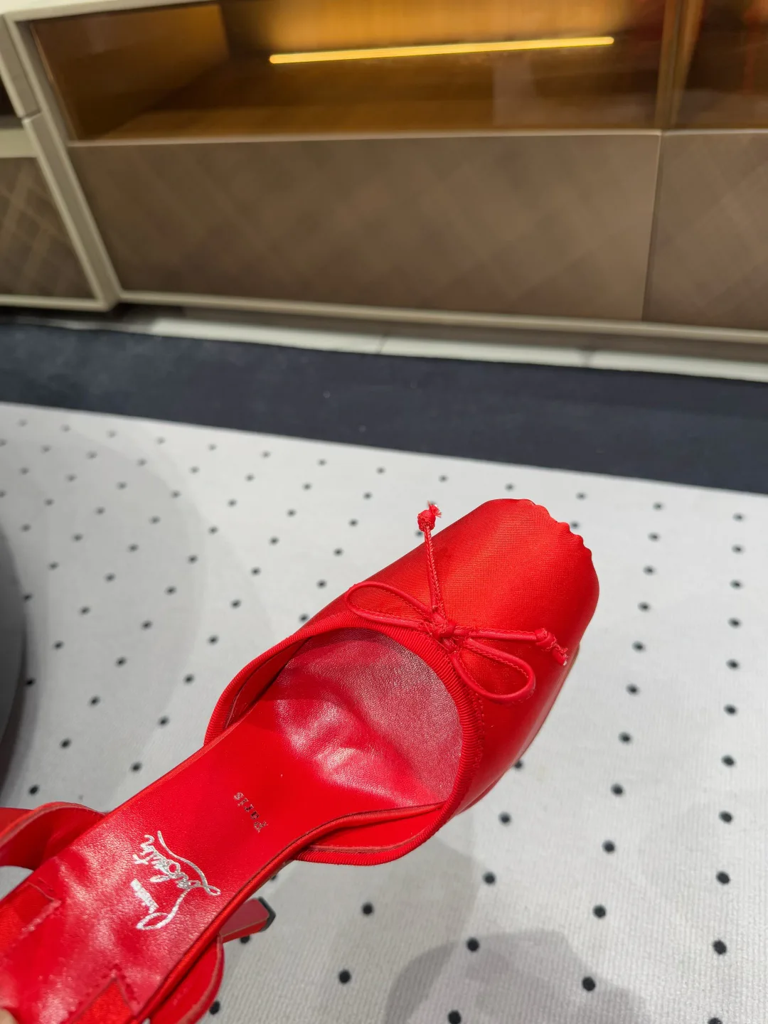 Туфли Женские Christian Louboutin 24375