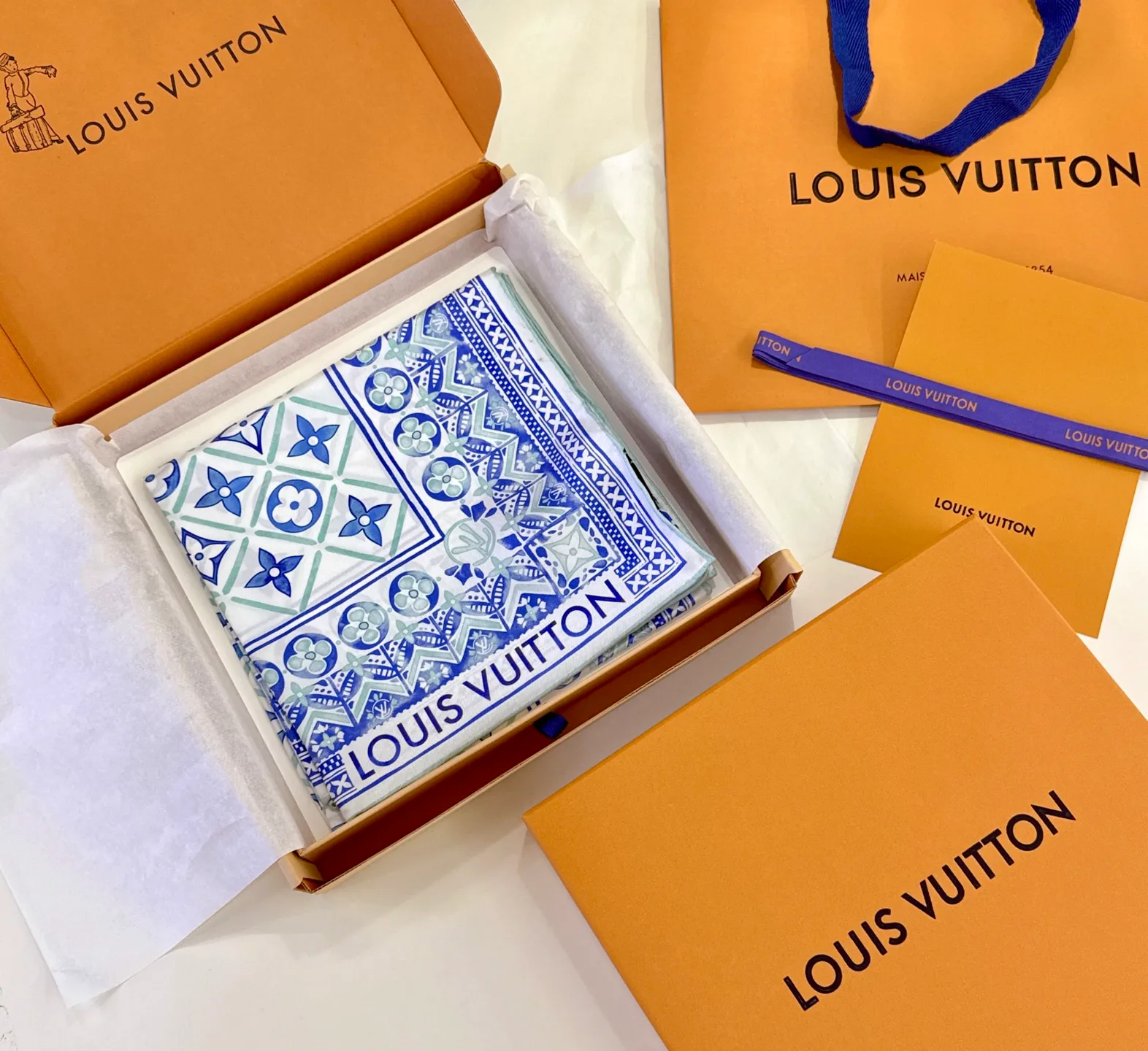 Платки Louis Vuitton 17257487
