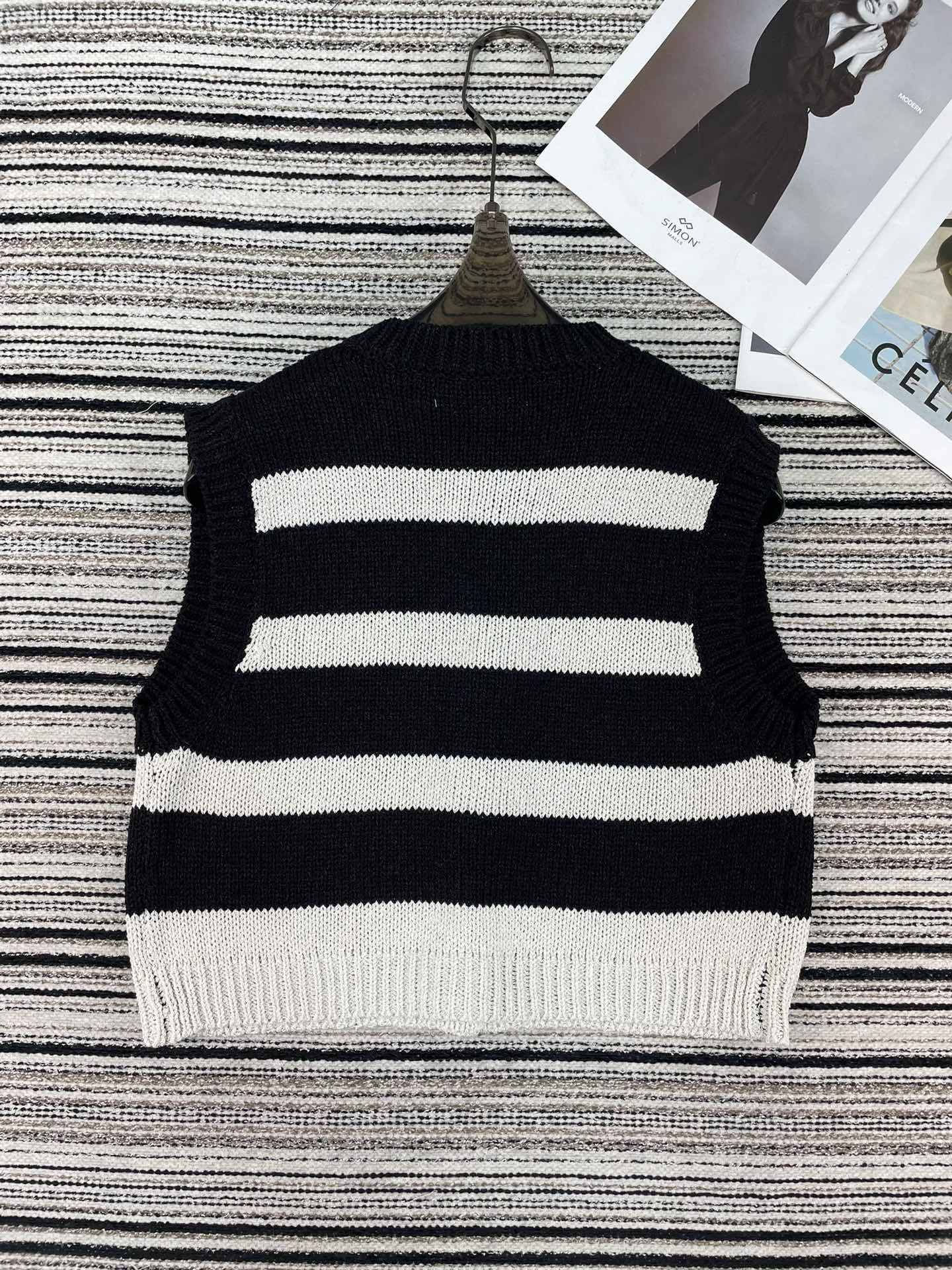 Жилеты Женские Chanel 11701043