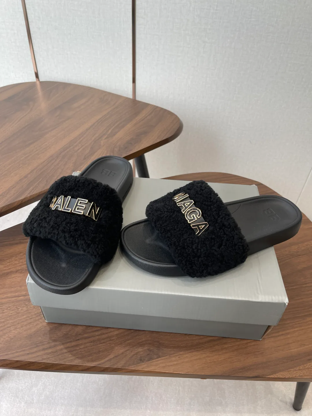 Шлепанцы Женские Balenciaga 11304157