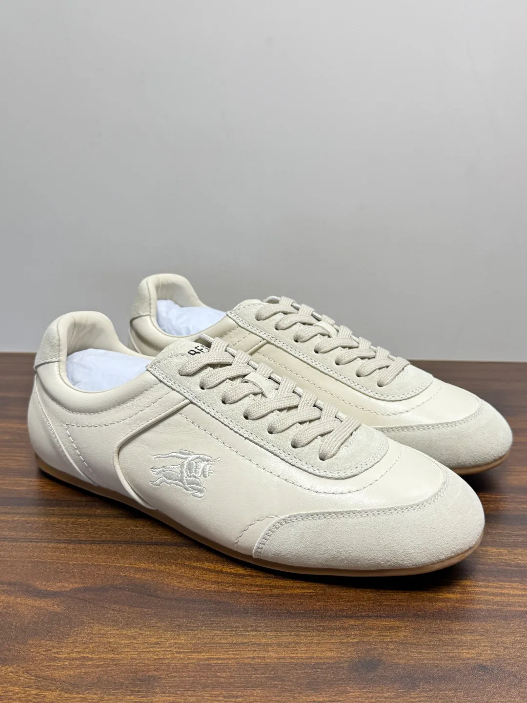Кроссовки Женские Burberry 19716353