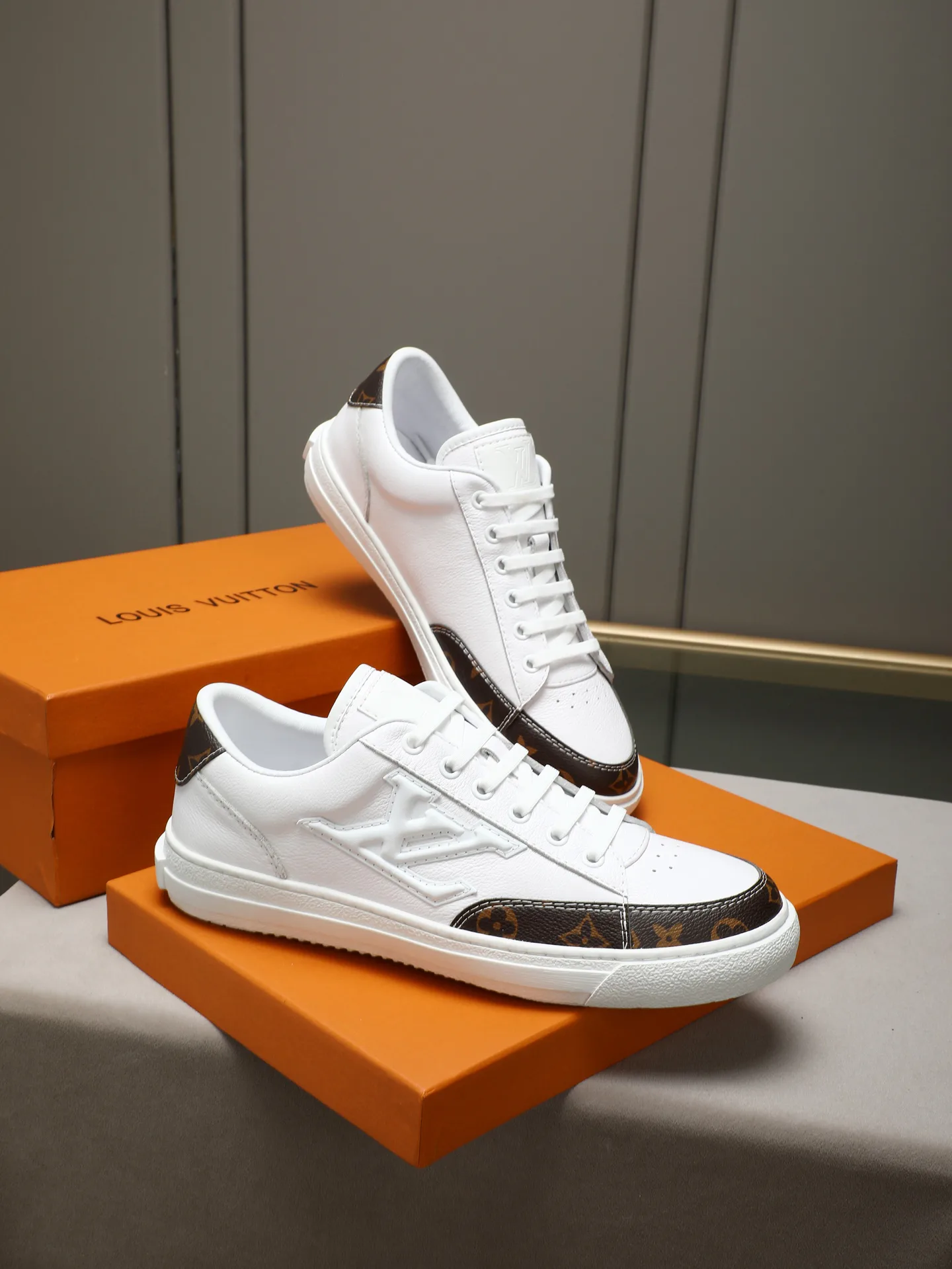 Кроссовки Мужские Louis Vuitton 12960046