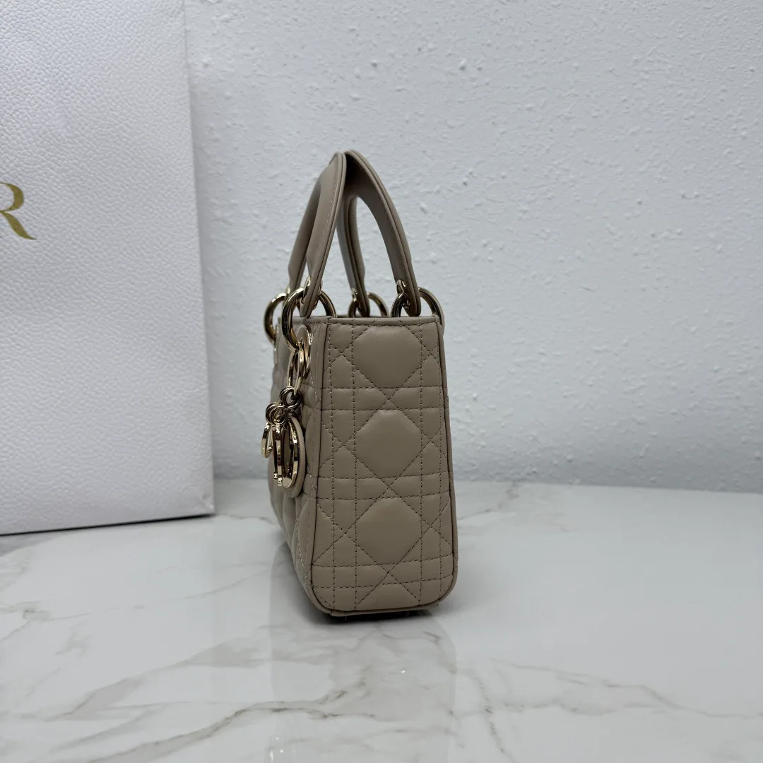 Классические Сумки Женские Christian Dior 17601415