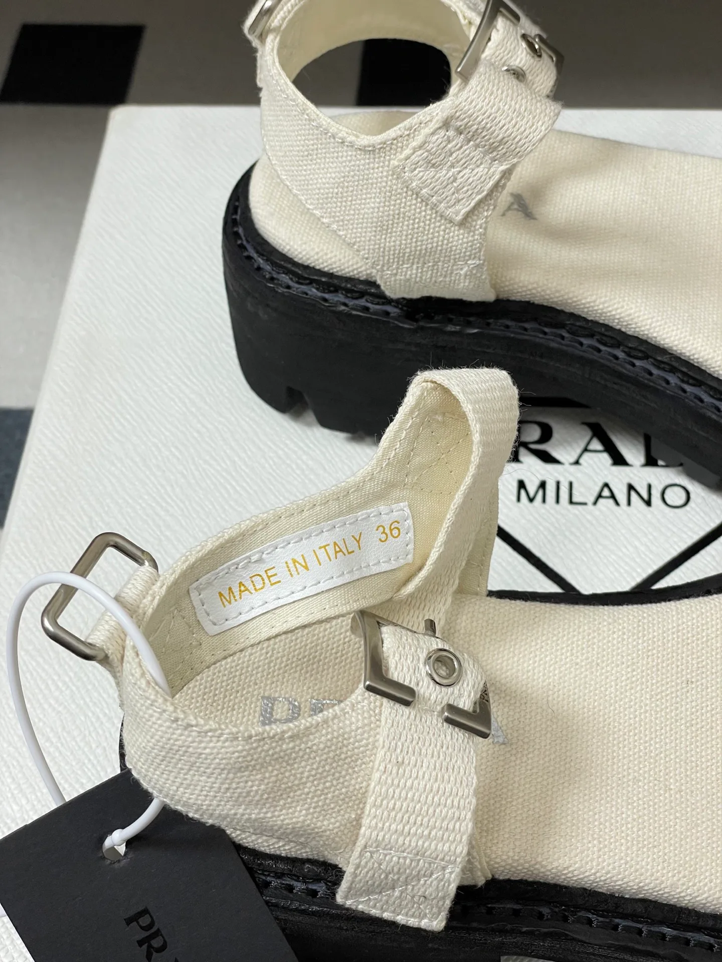 Босоножки Женские Prada 10993975