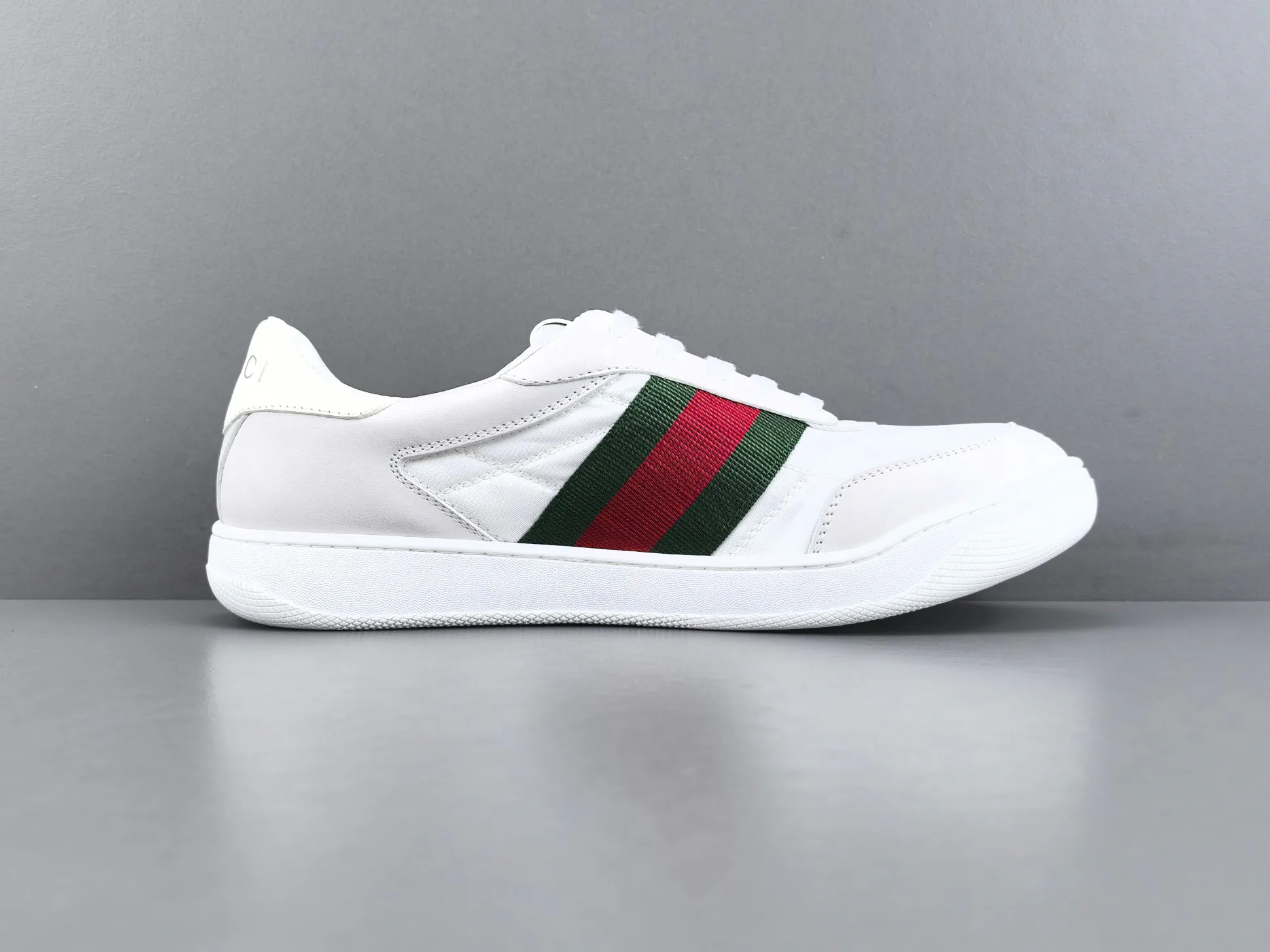 Кроссовки Женские Gucci 18552280