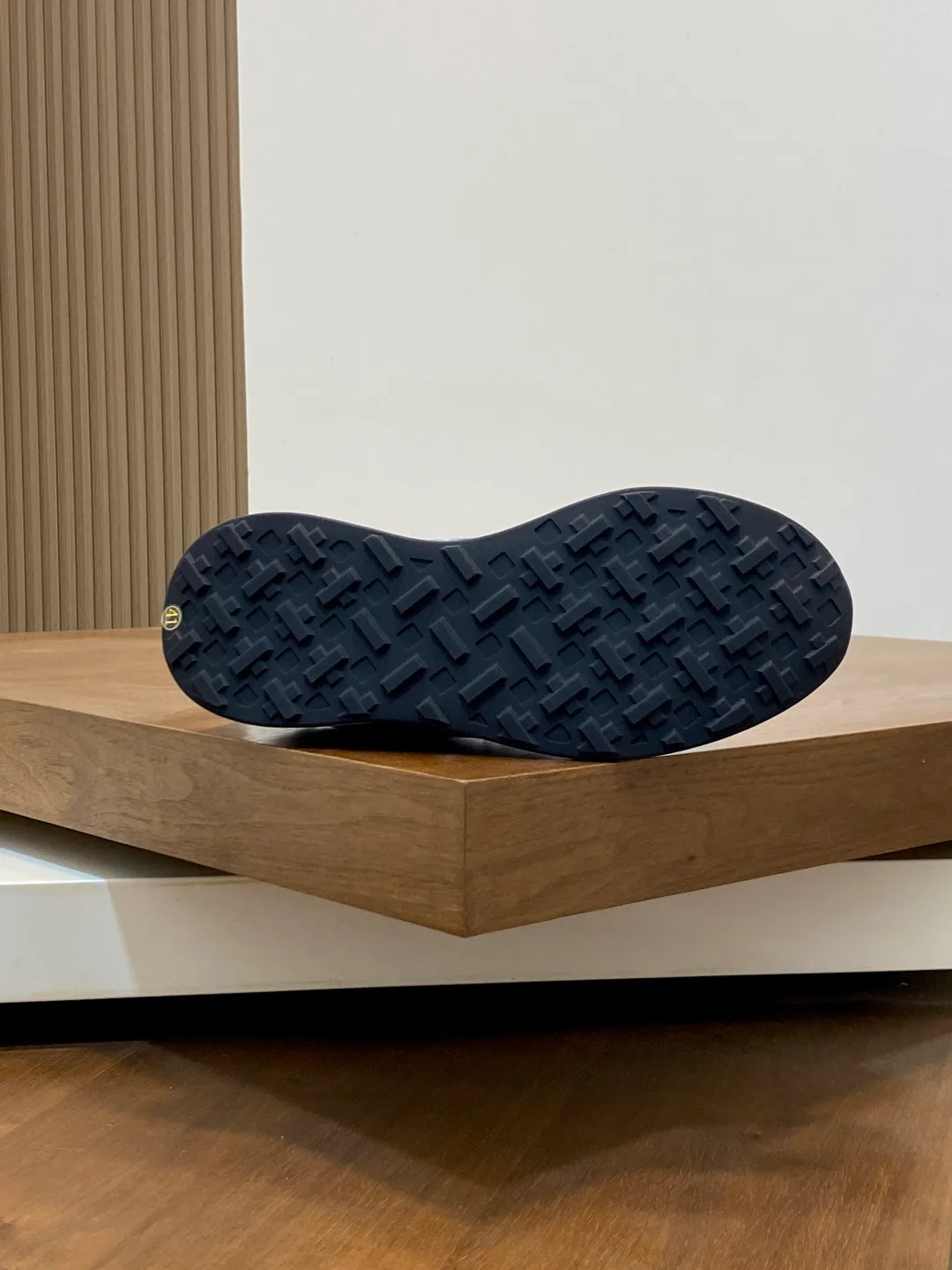Кроссовки Мужские Louis Vuitton 18274588