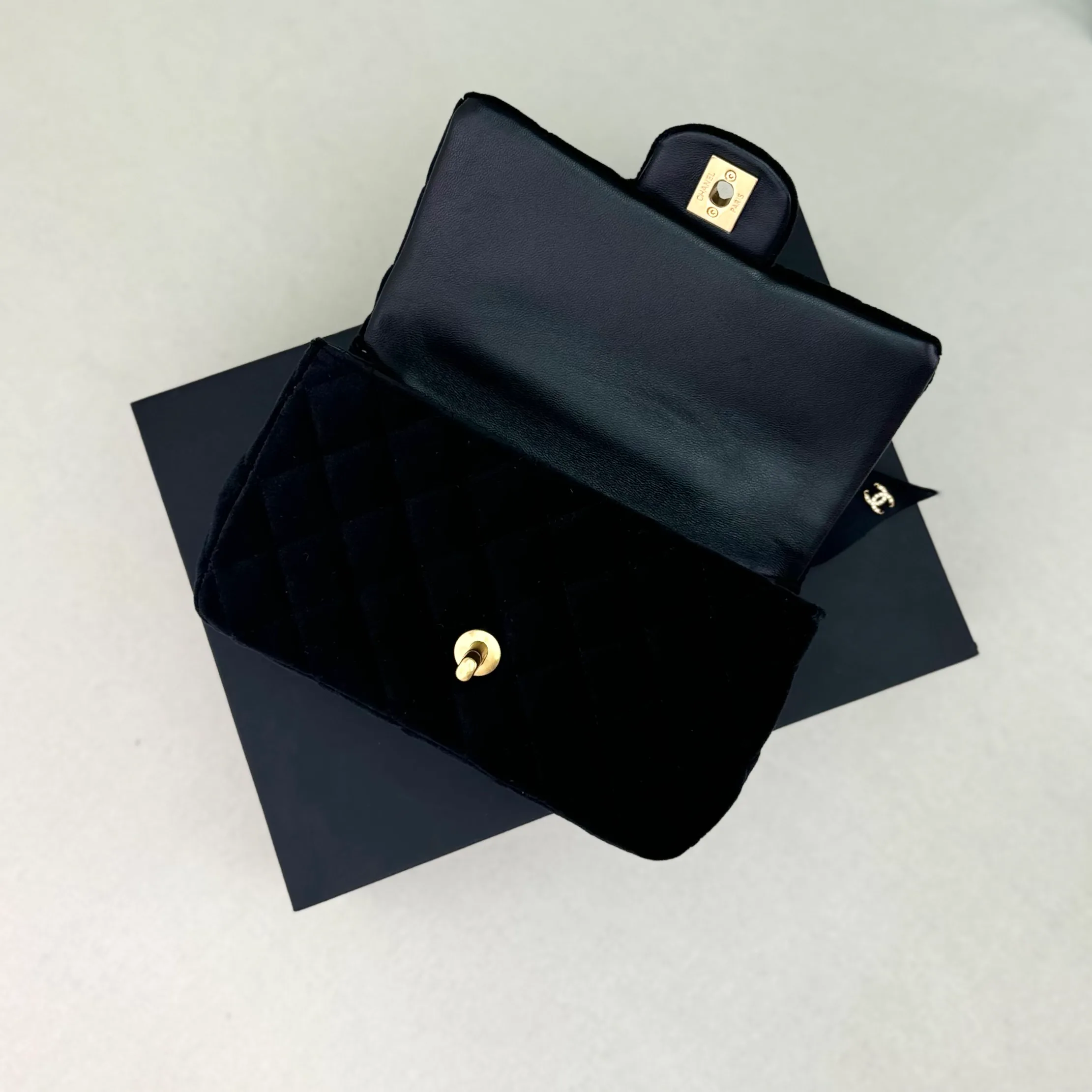 Классические Сумки Женские Chanel 11565798