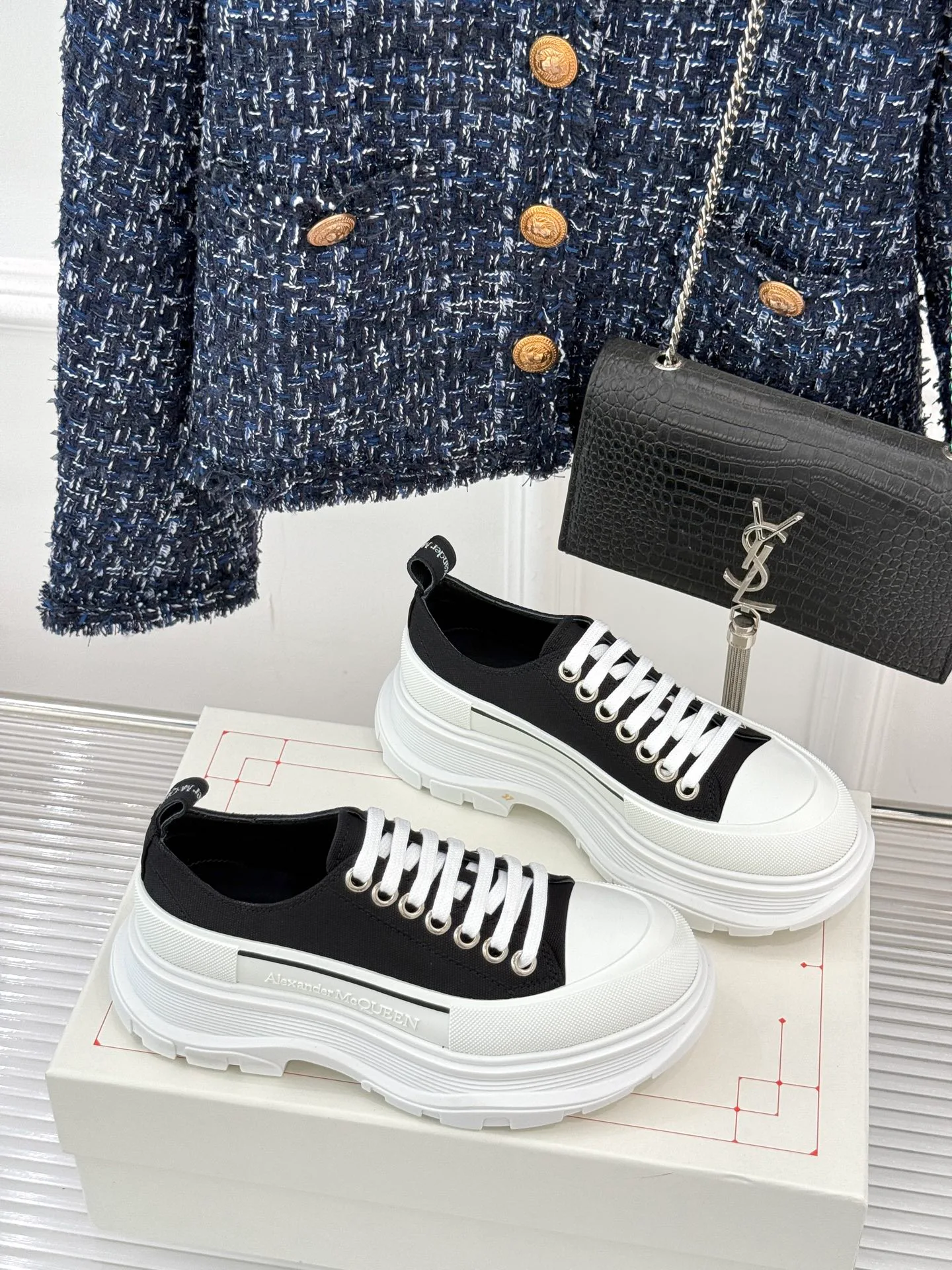 Кроссовки Женские Alexander Mcqueen 13287250