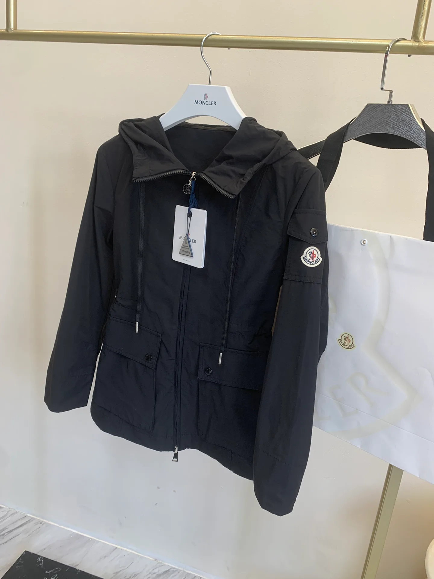 Куртки И Пуховики Женские Moncler 11537500