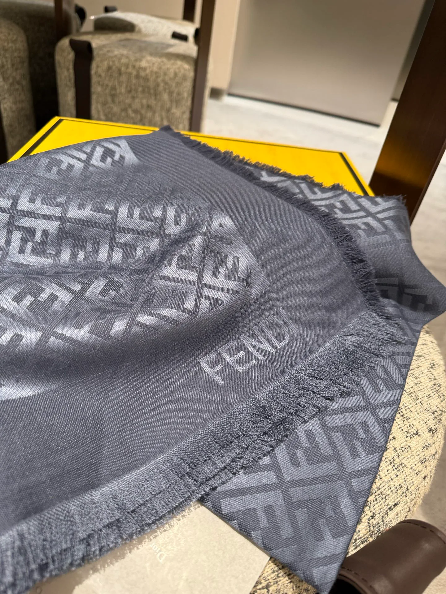 Шарфы Fendi 195252