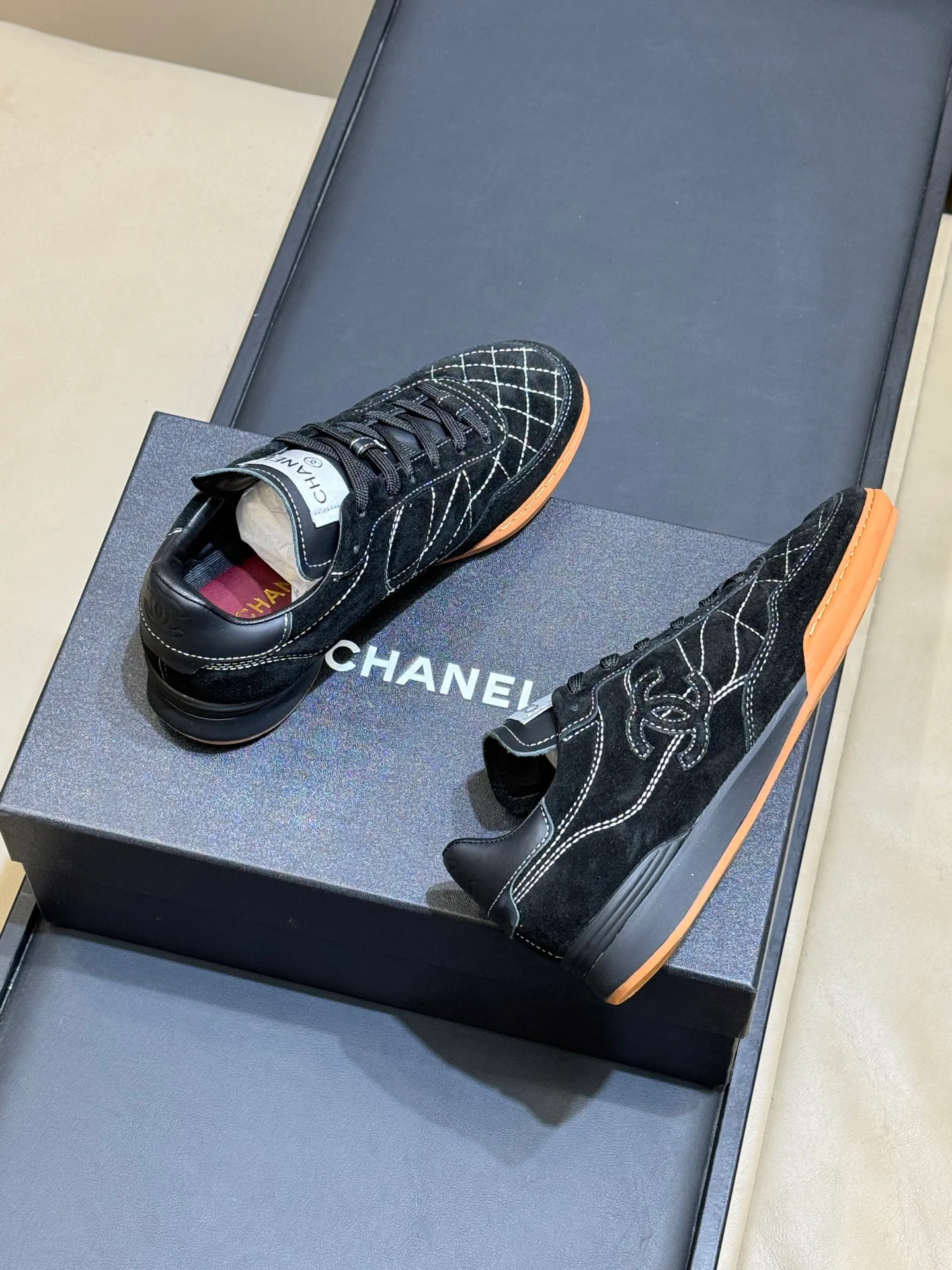 Кроссовки Женские Chanel 12604442